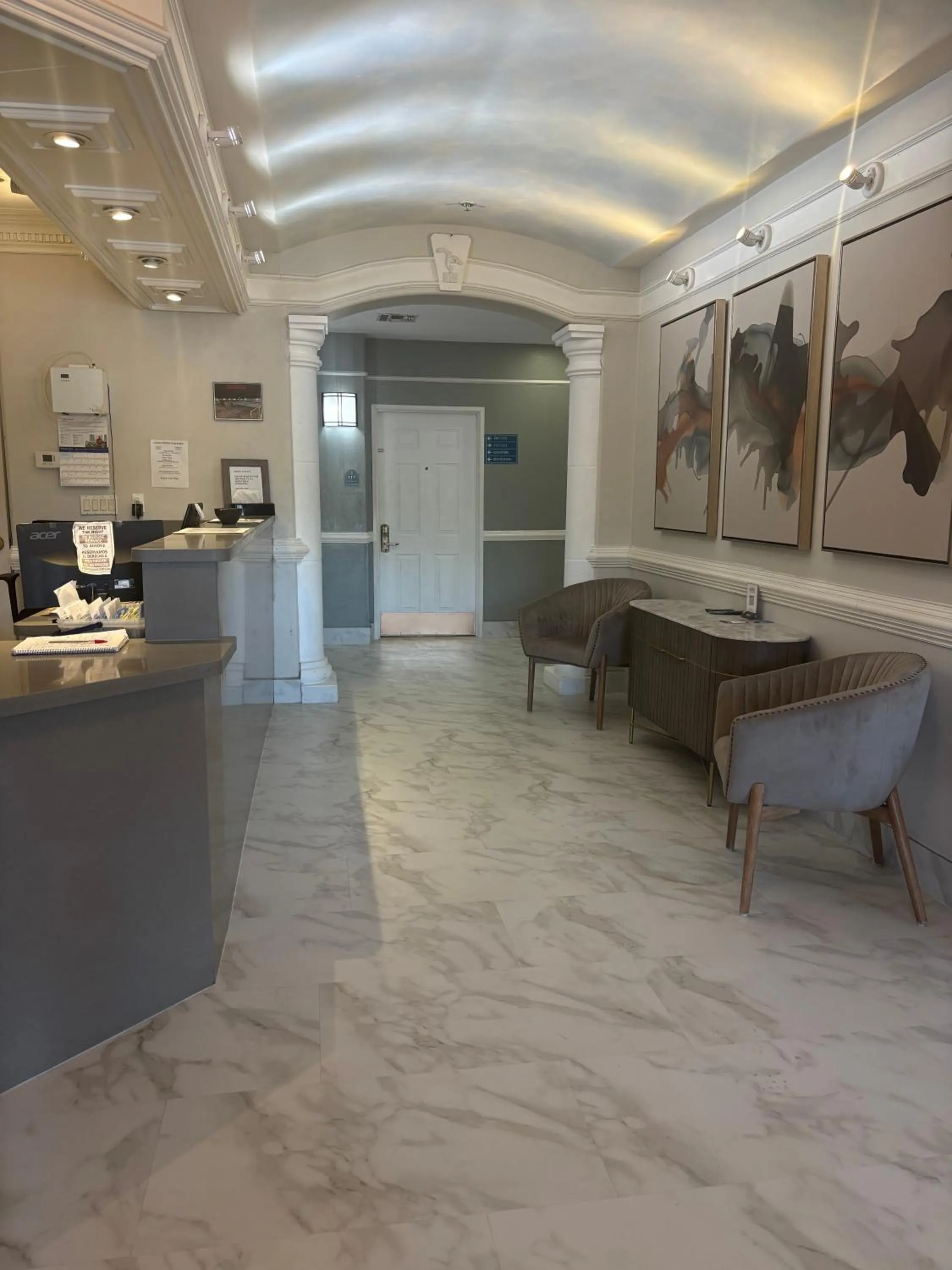 Lobby or reception in Deluxe Inn & Suites