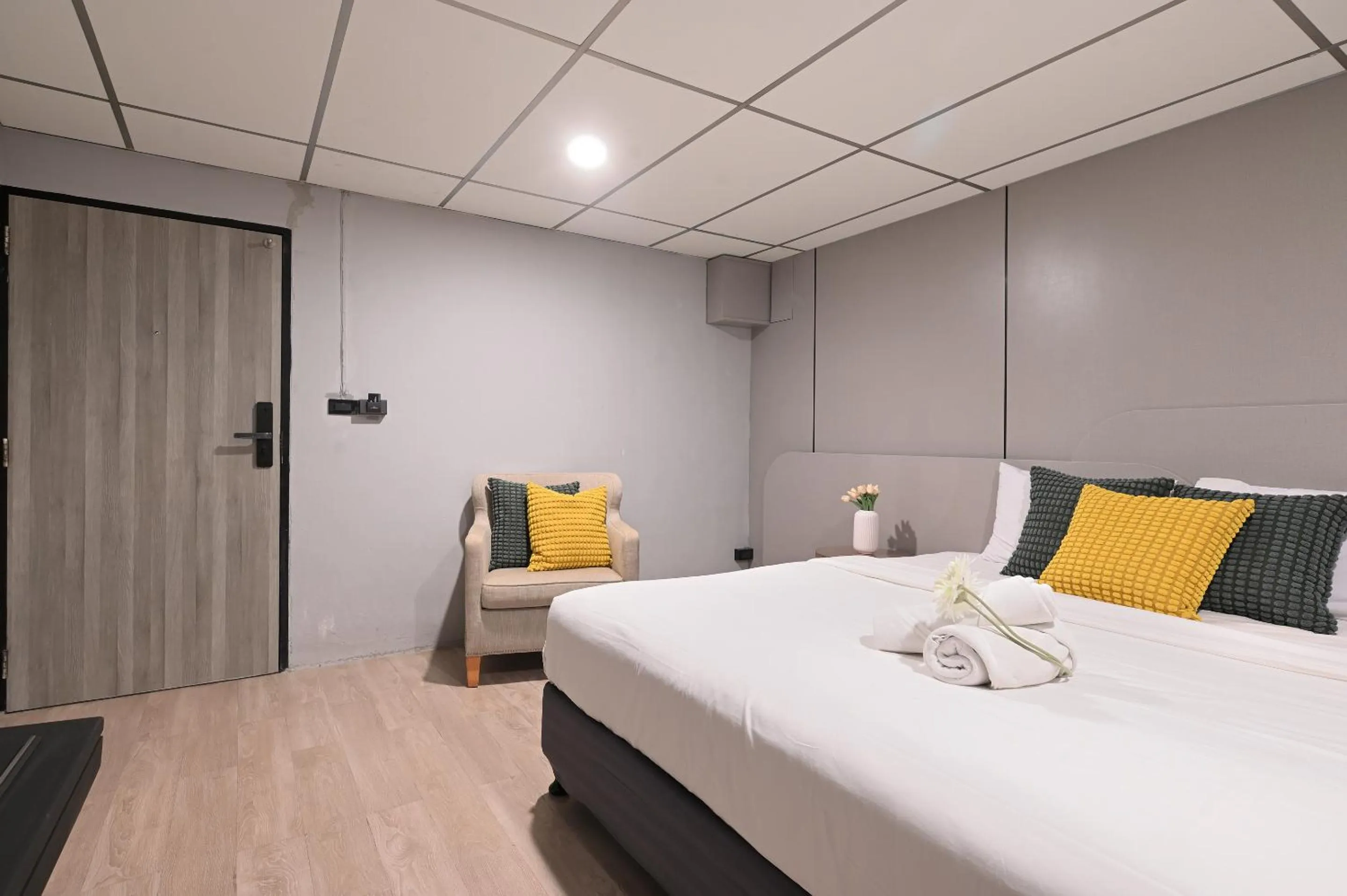 Bed in Floton Bangkok Hotel