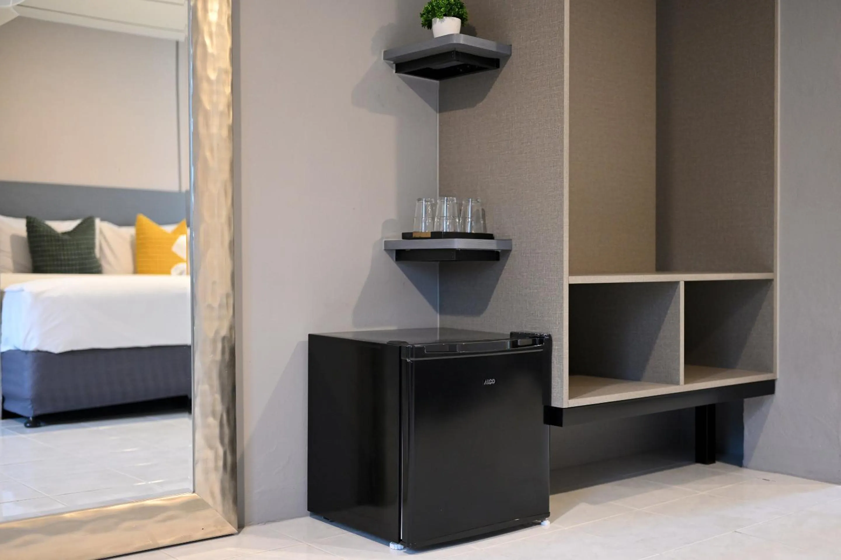 wardrobe, Bed in Floton Bangkok Hotel