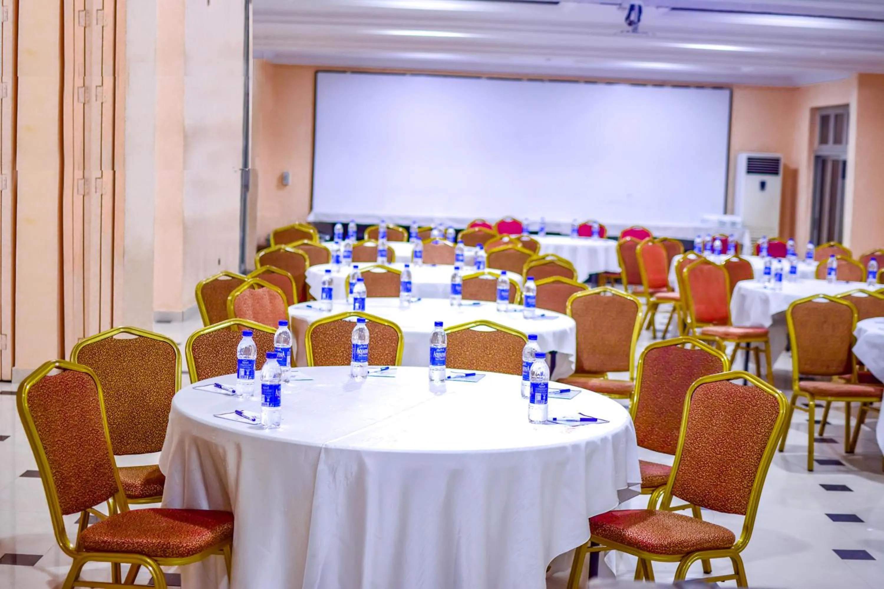 Meeting/conference room in GolfView Suites & Conference Center