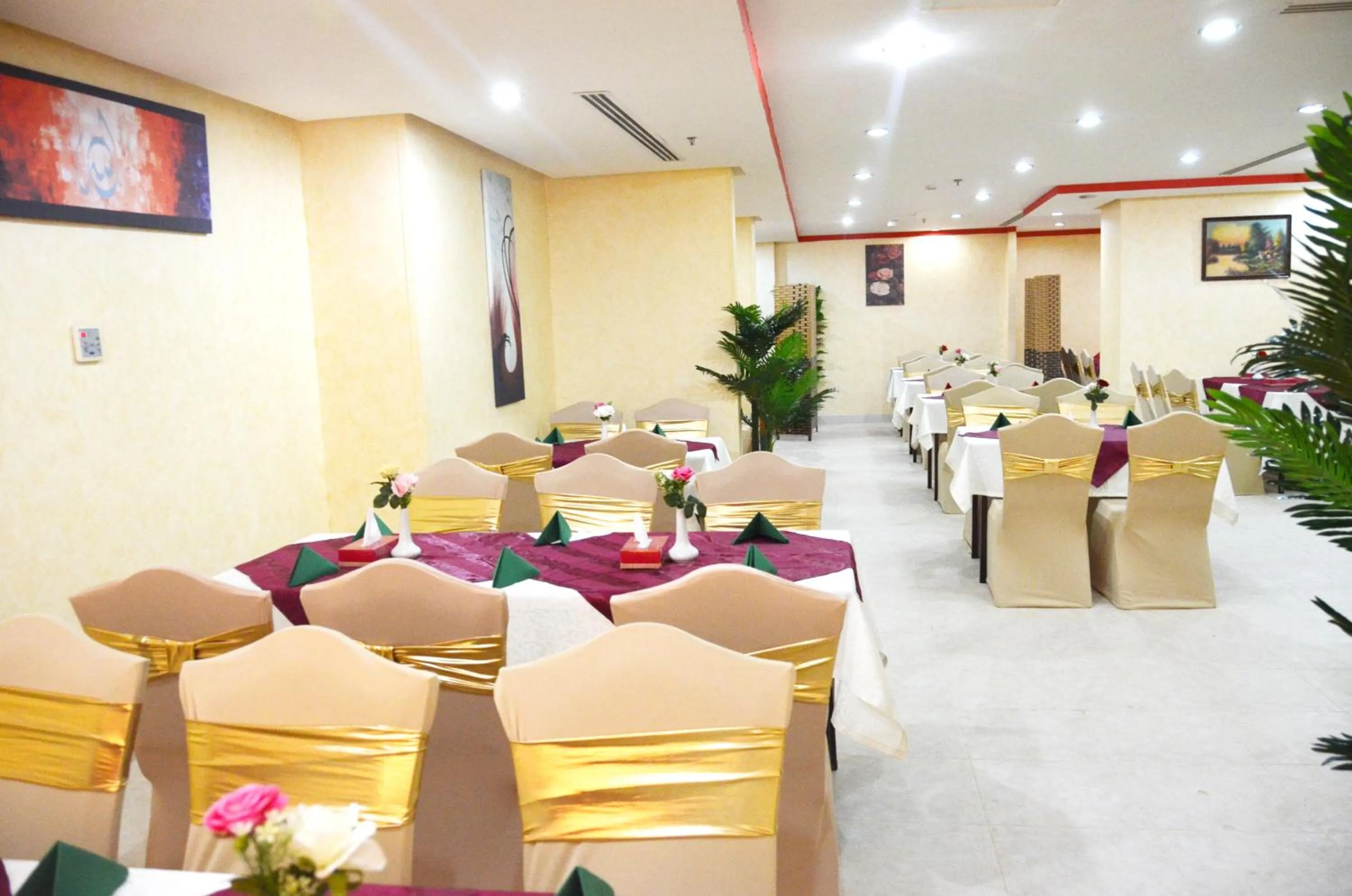 Restaurant/places to eat in Borj Al Deafah Hotel