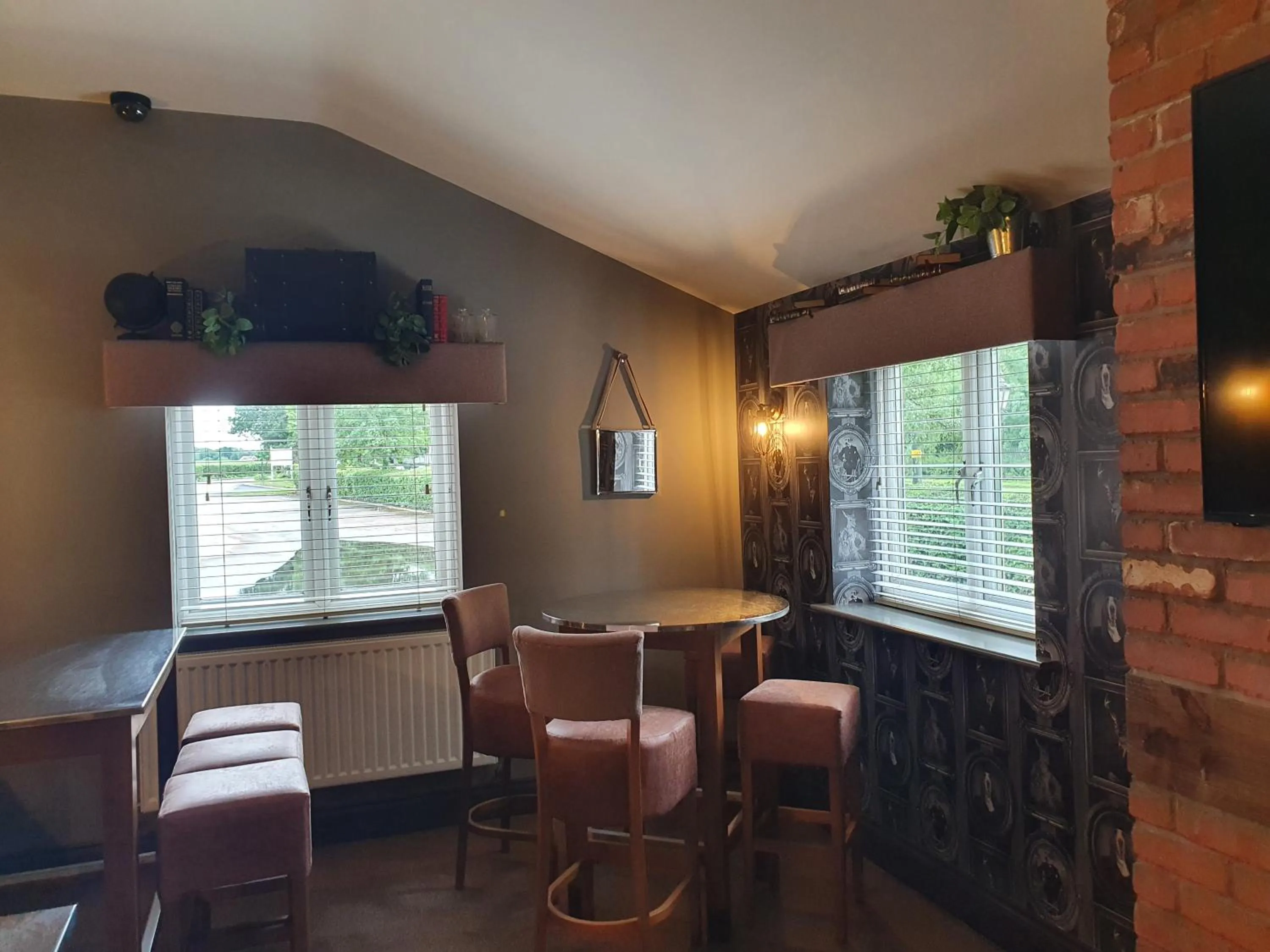 Lounge or bar in Cuttle Bridge Inn Hotel - NEC / Birmingham Airport