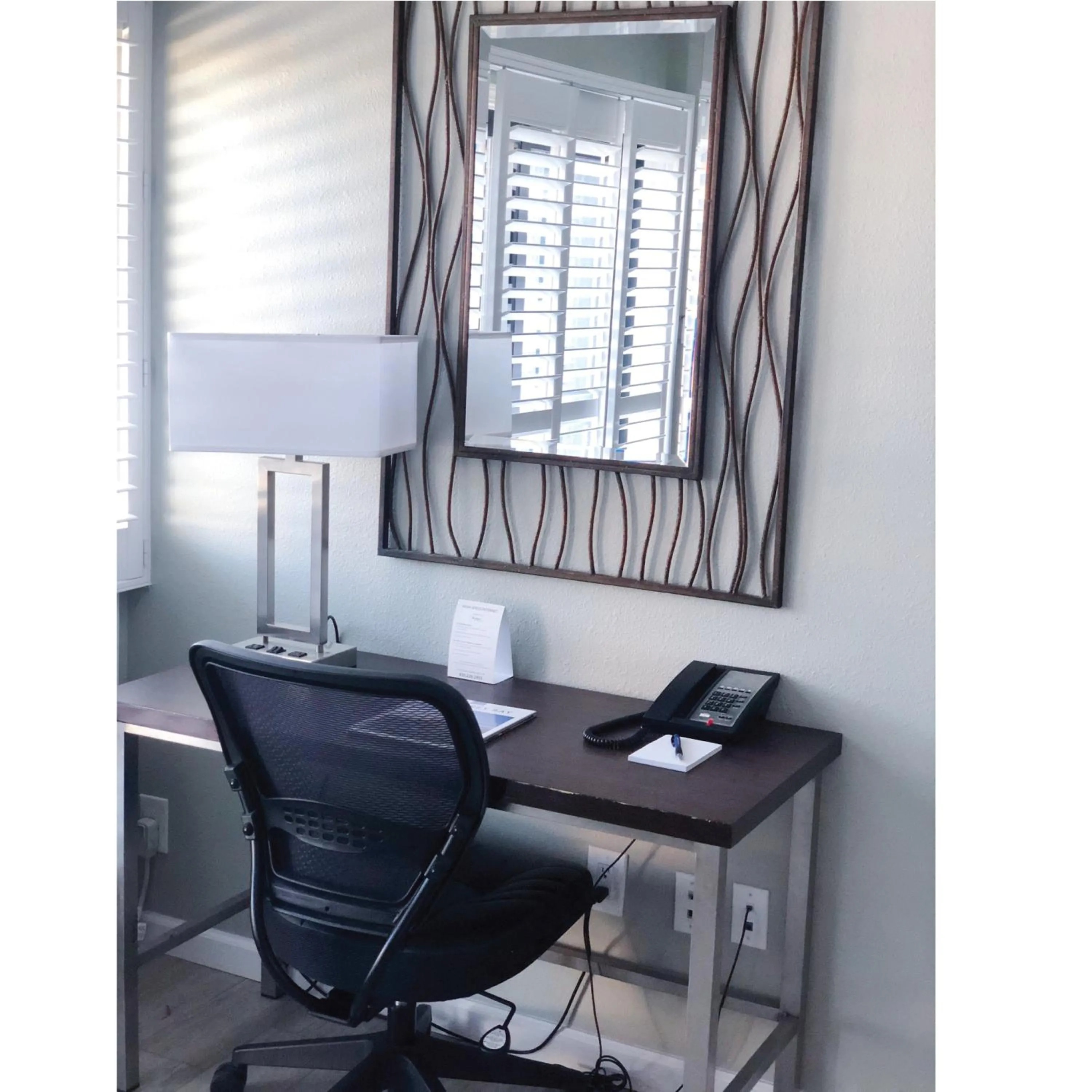 TV and multimedia in Mariposa Inn and Suites