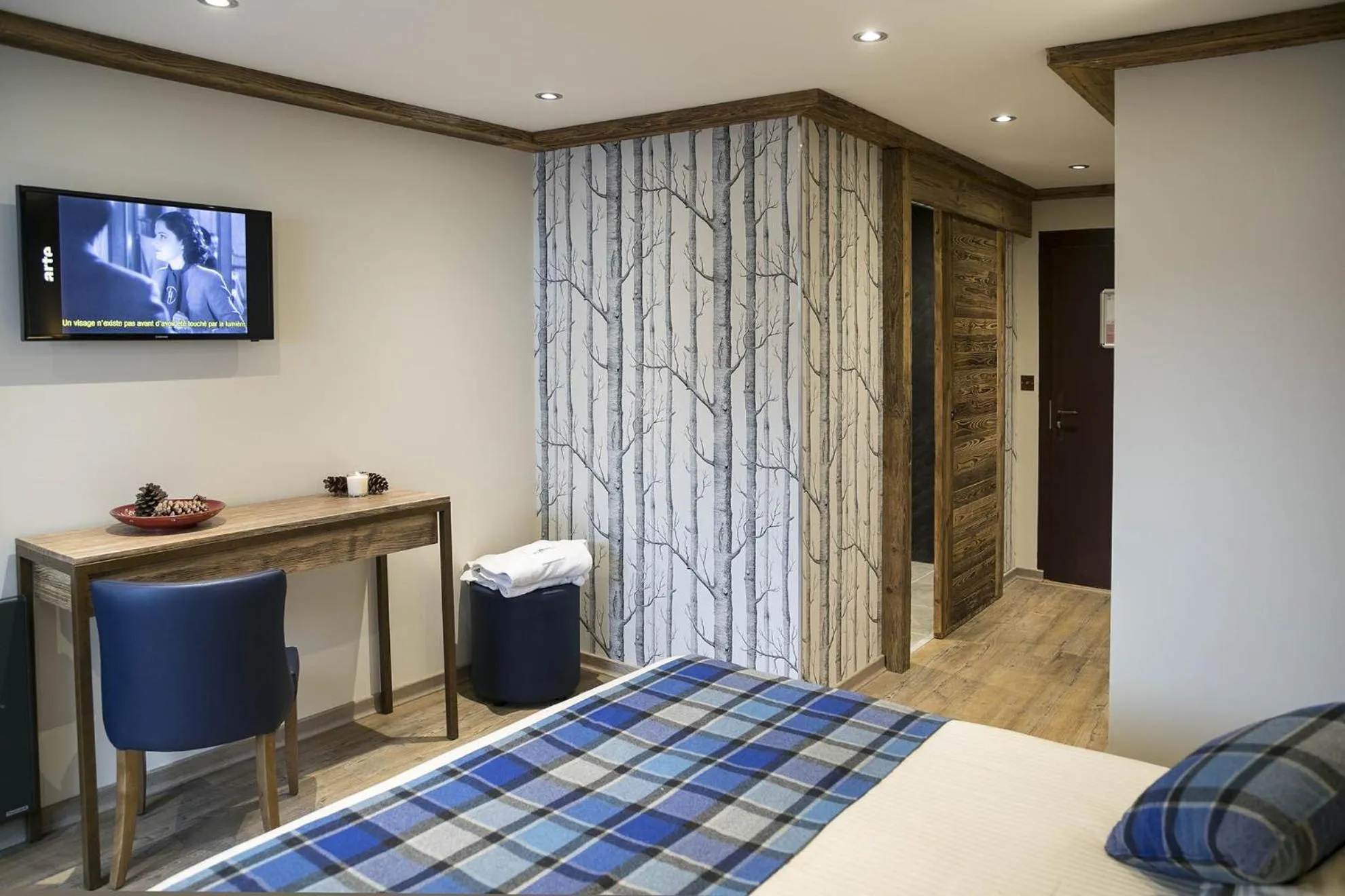 Bedroom, Bed in Les Cornettes