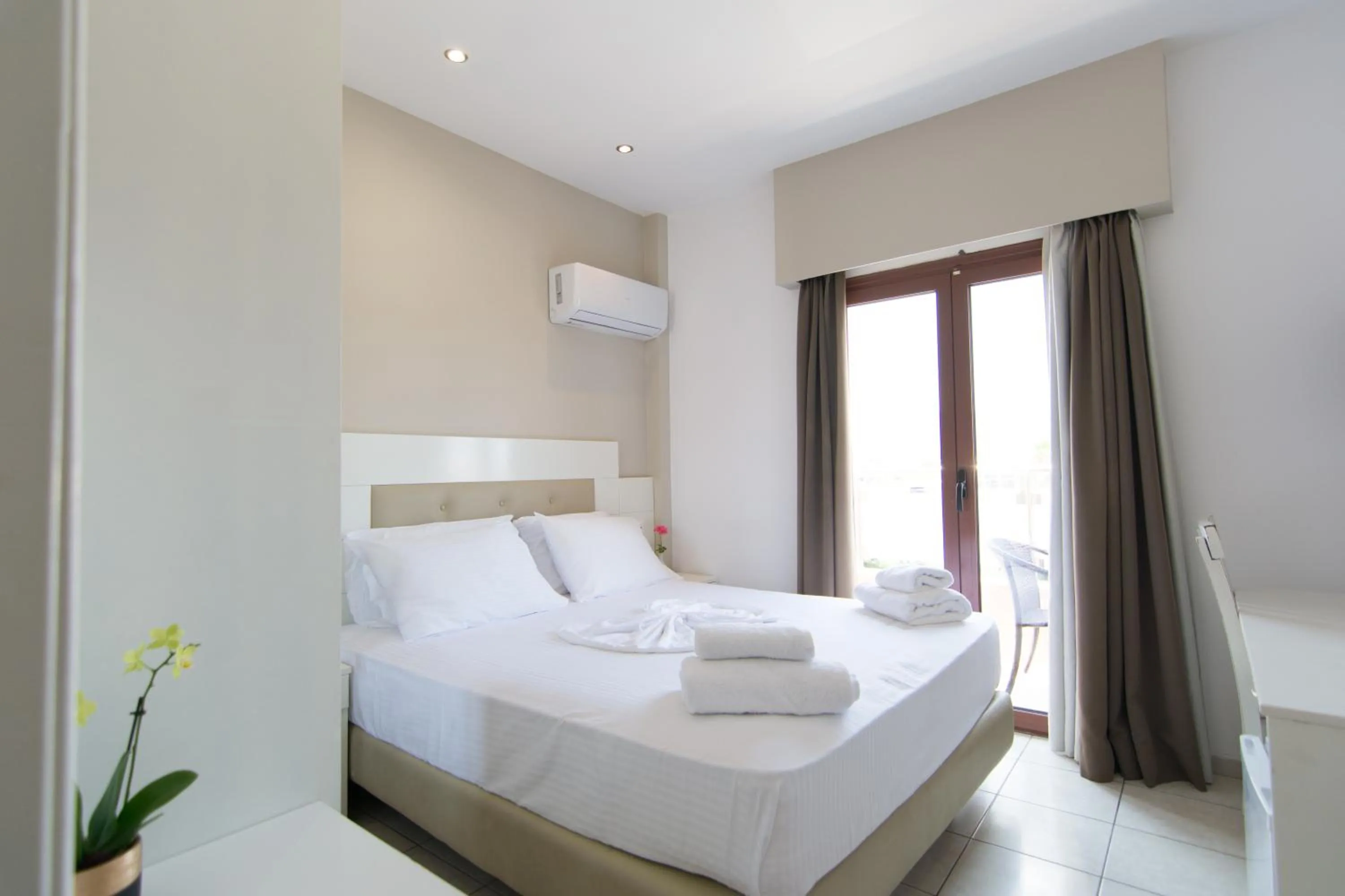 Bed in Georgia's Garden by Omilos Hotels