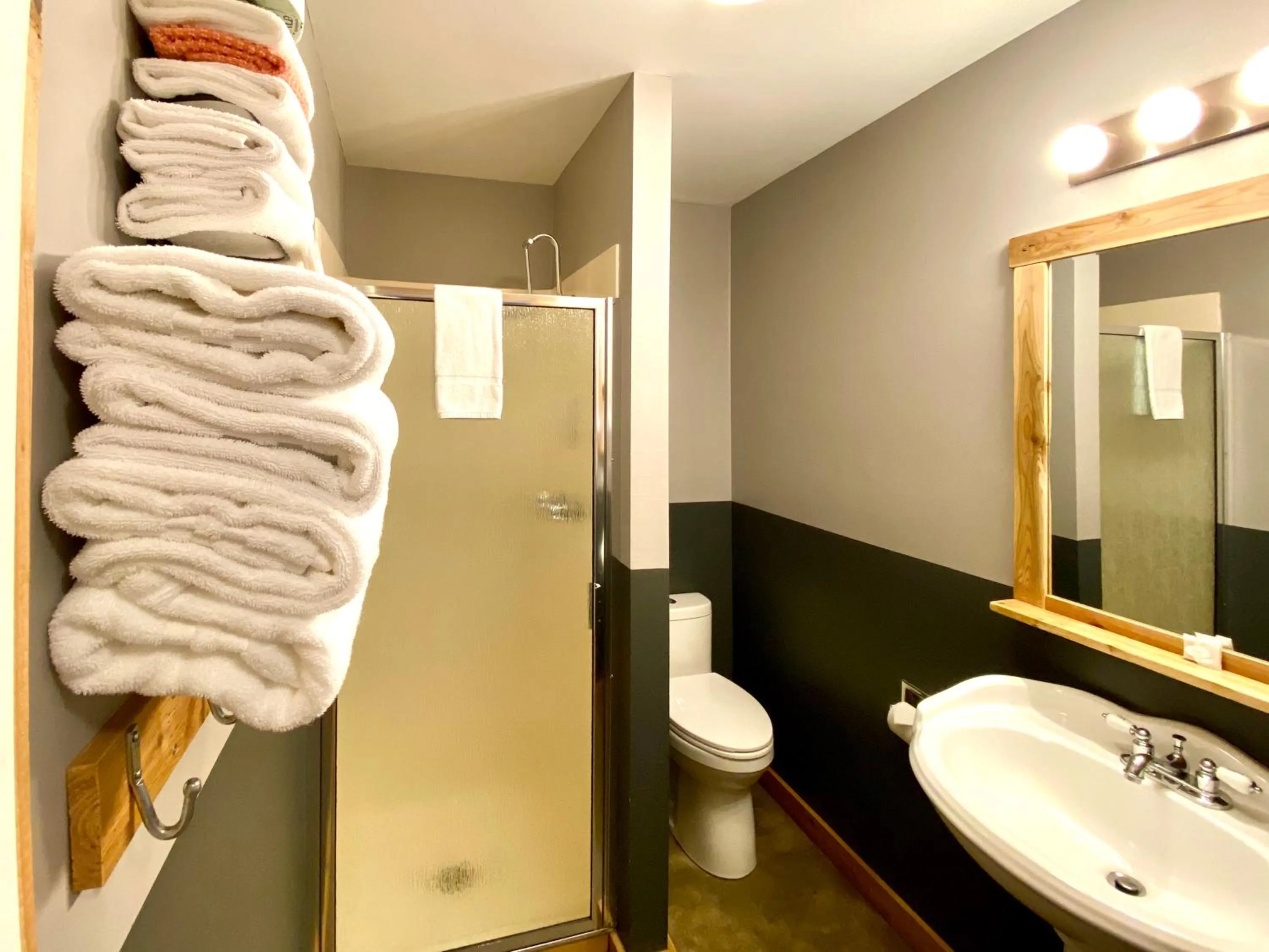 Bathroom in Salt Hotel & Pub