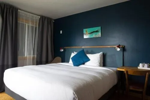 Bed in Salt Hotel & Pub