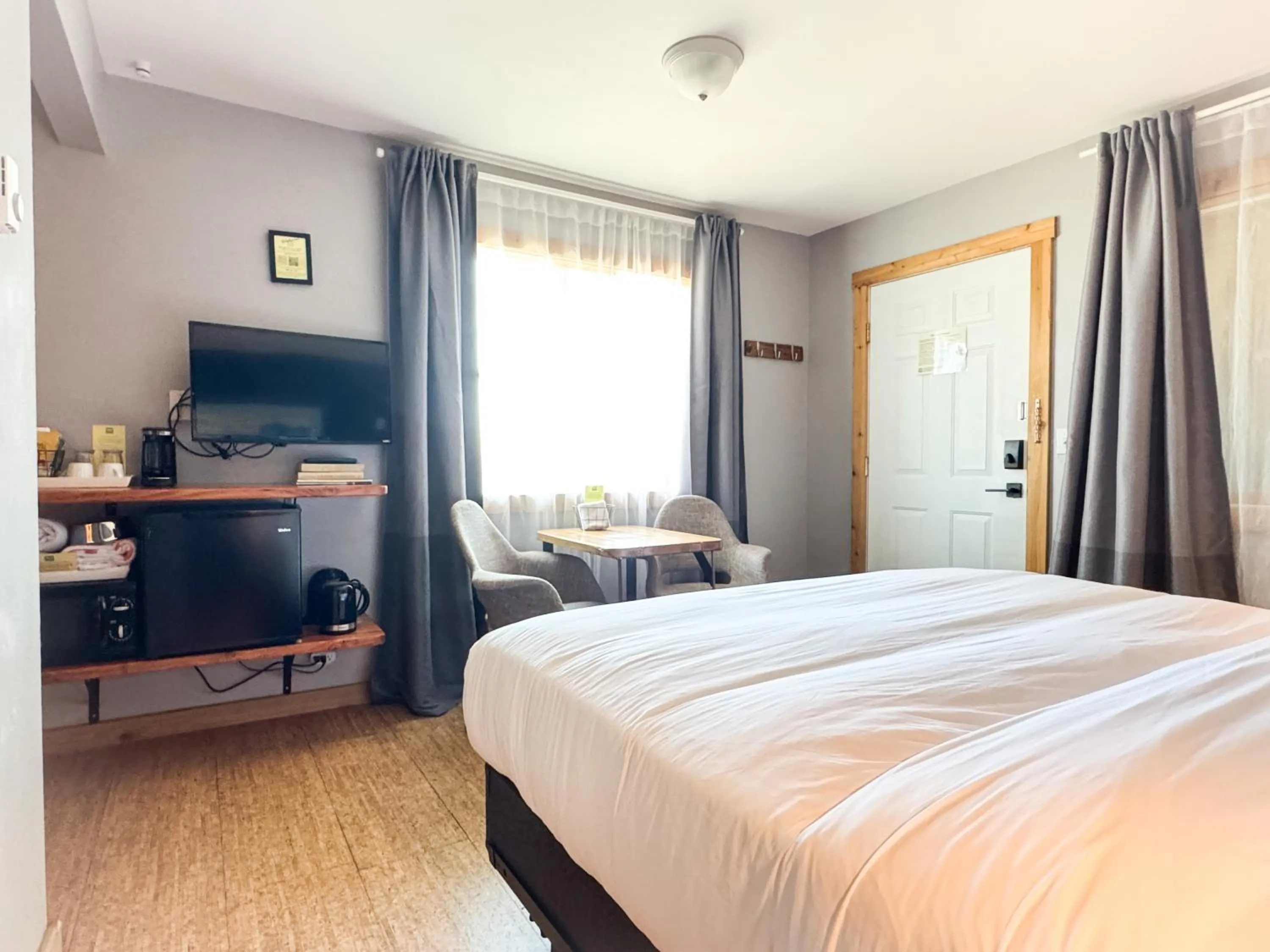 Bed in Salt Hotel & Pub