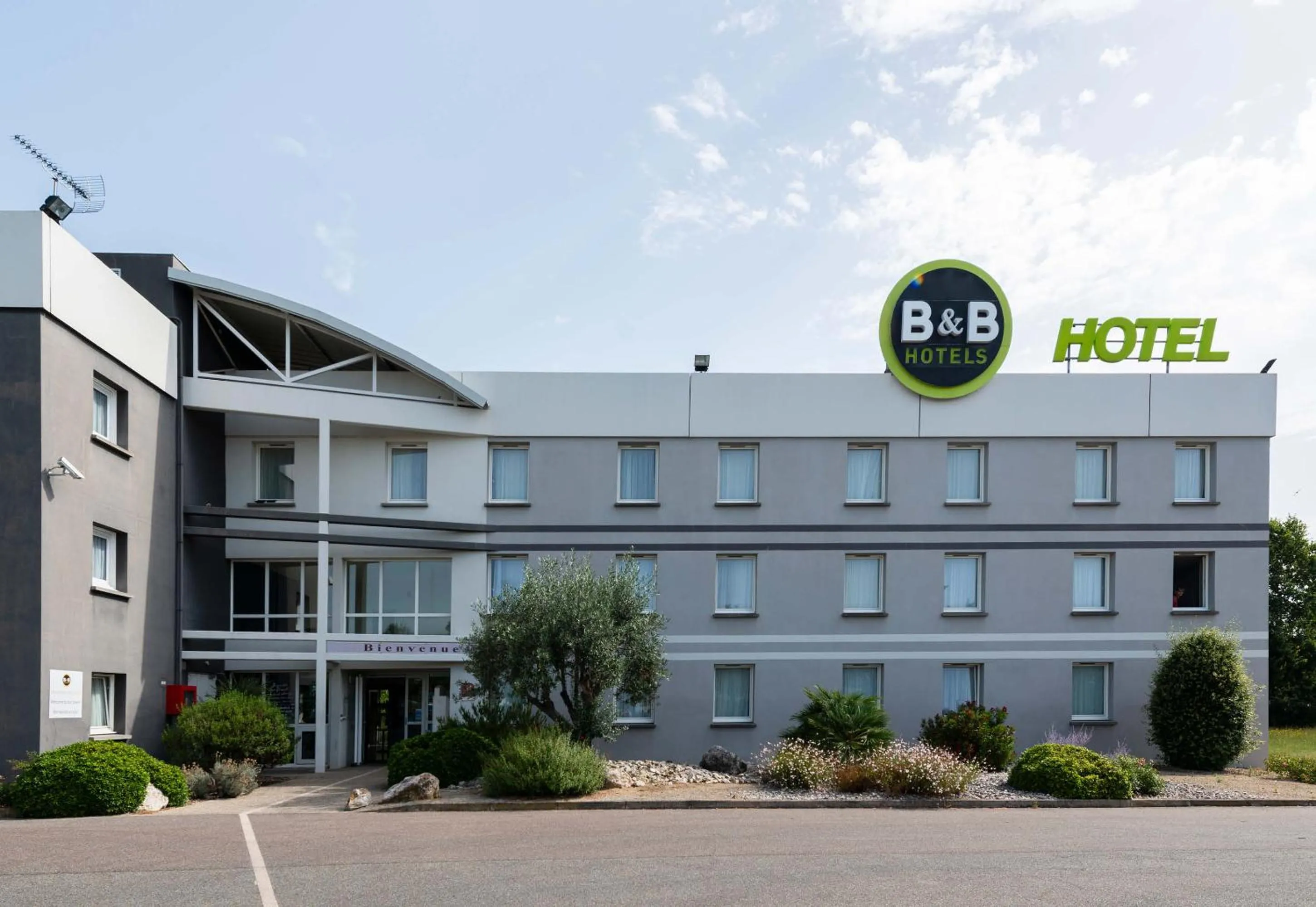 Property building in B&B HOTEL Montauban