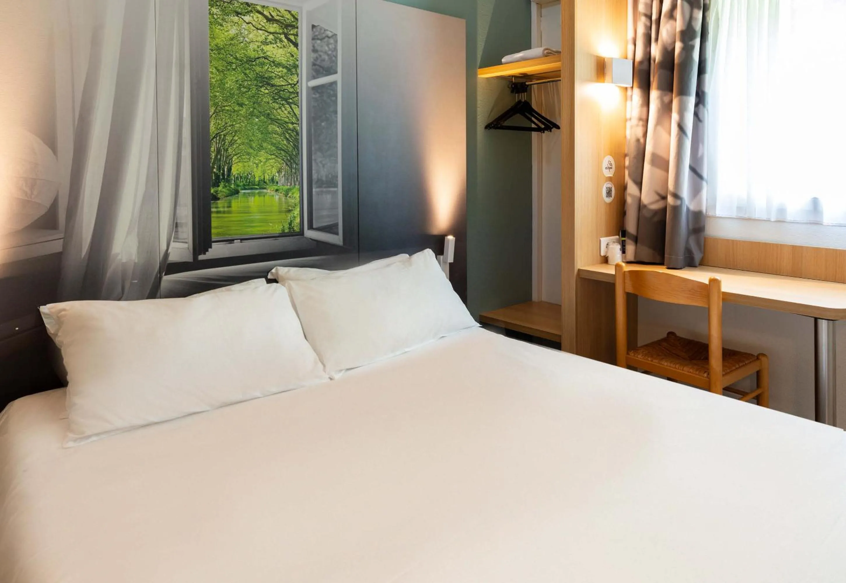 Bedroom, Bed in B&B HOTEL Montauban