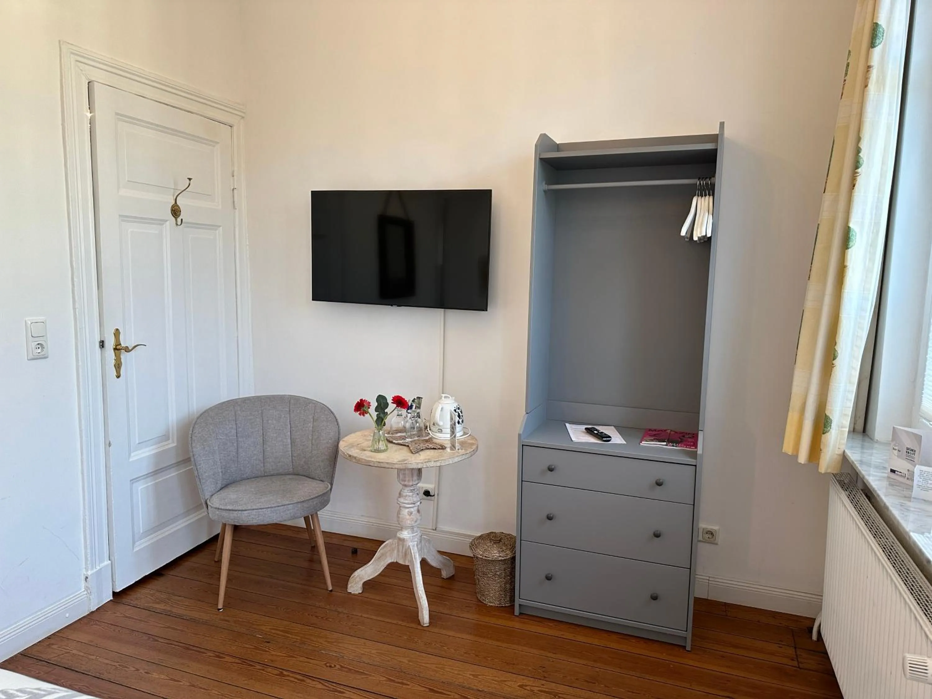 Photo of the whole room in Villa Pension Strandhaus - adults only