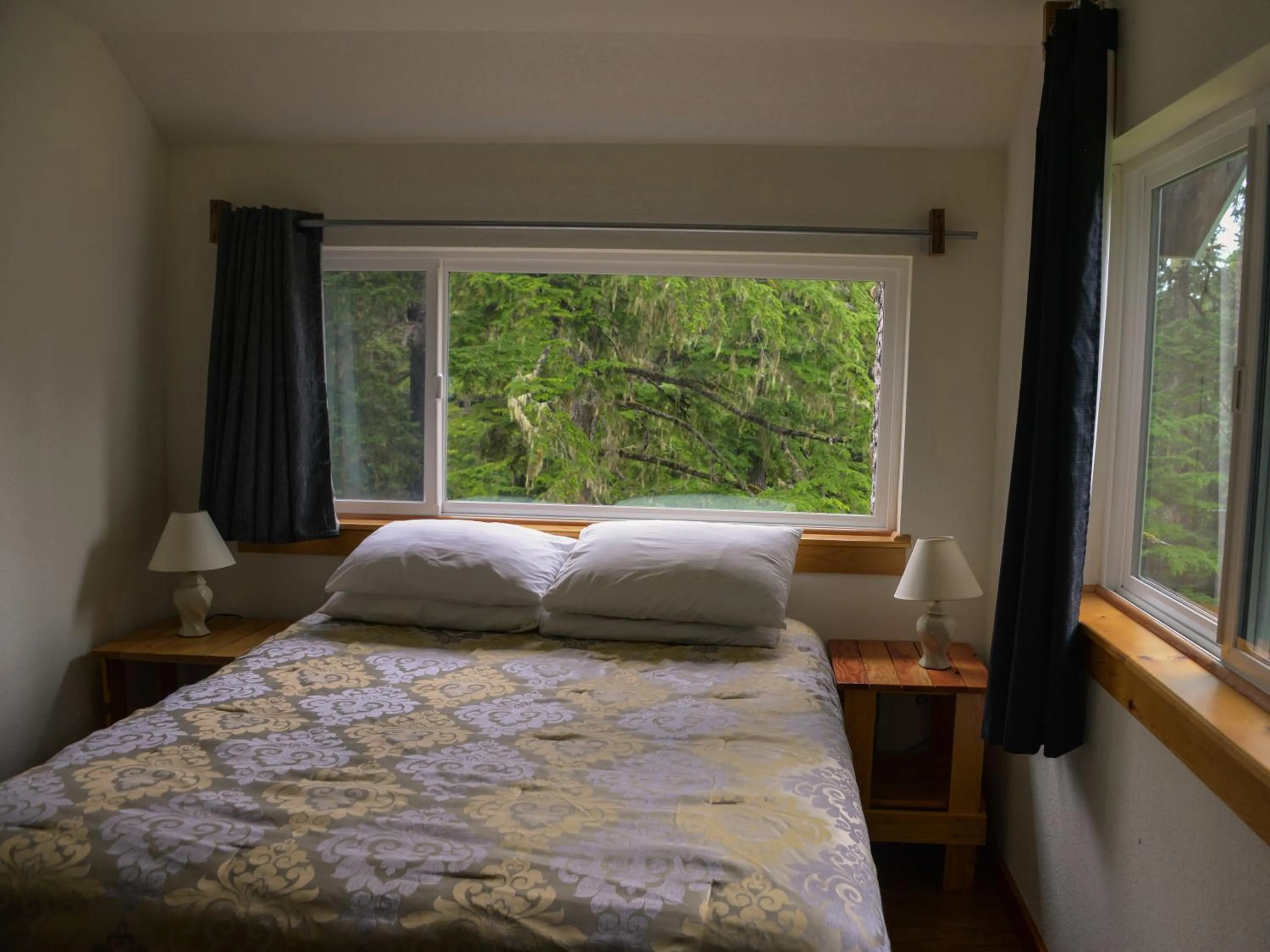 Bedroom, Bed in Beach Roadhouse