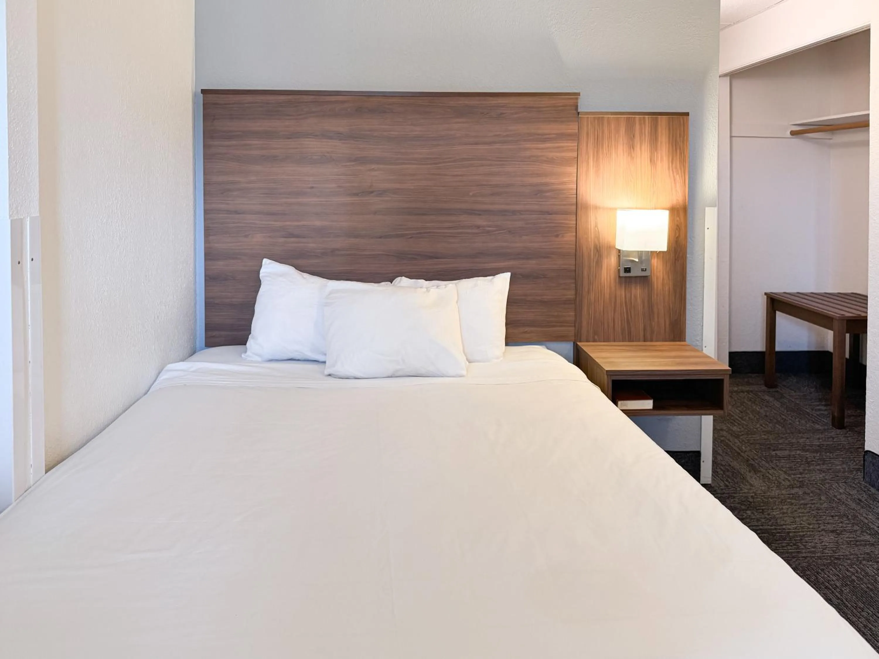 Bed in Golden North Inn