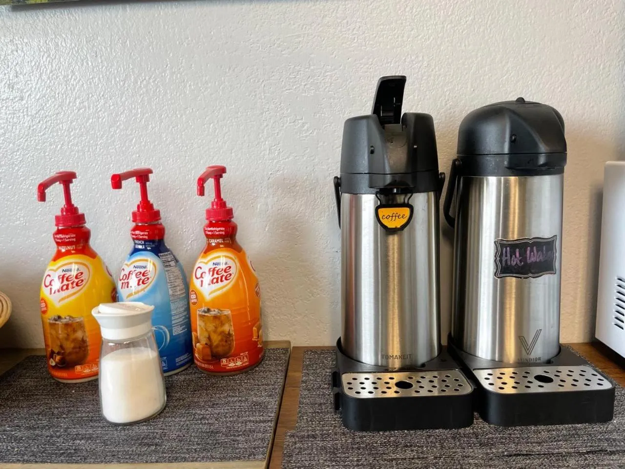 Breakfast in Golden North Inn