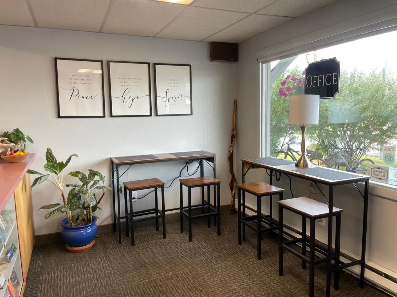 Lobby or reception in Golden North Inn