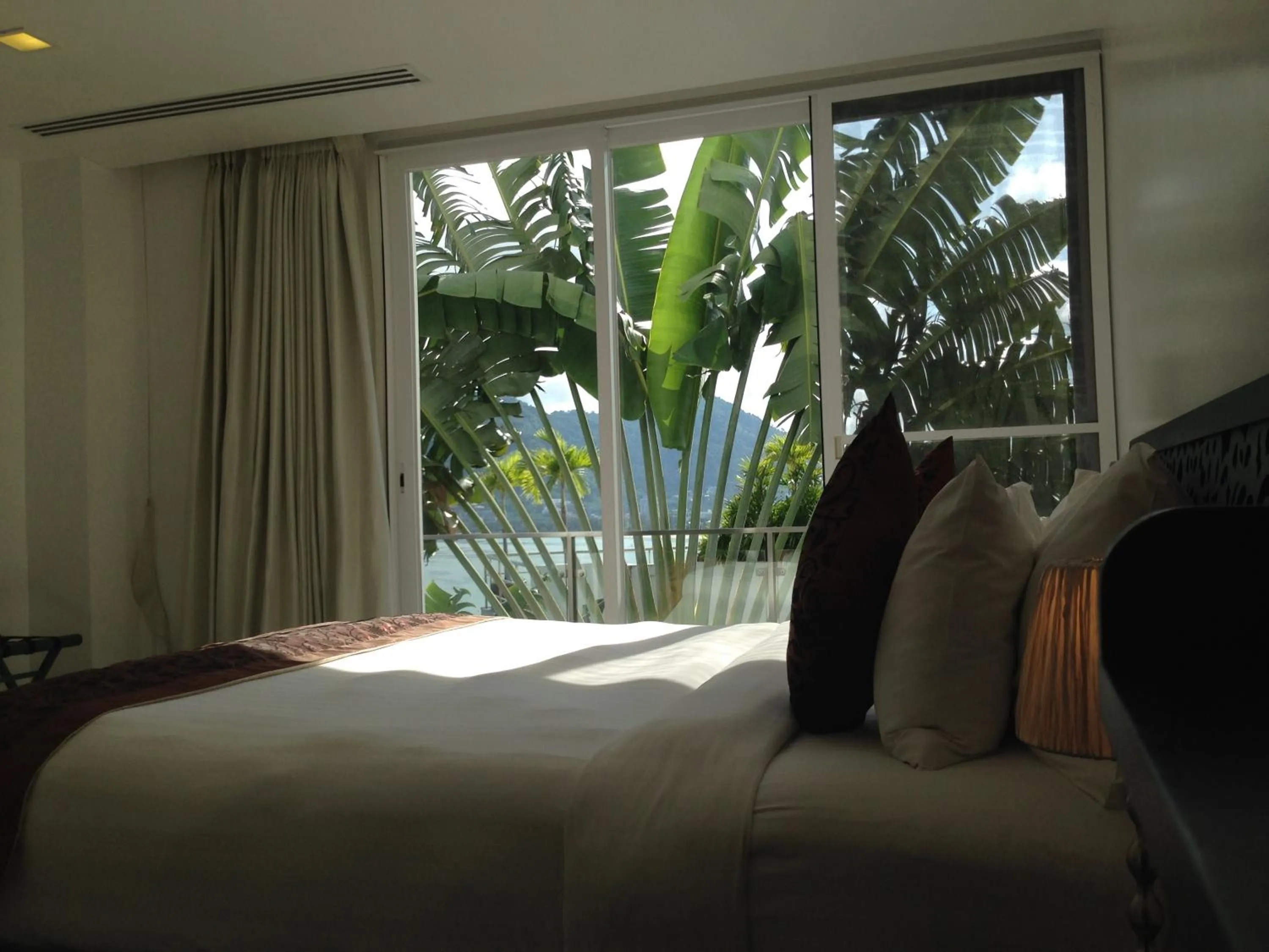 Bedroom, Bed in Jirana Patong