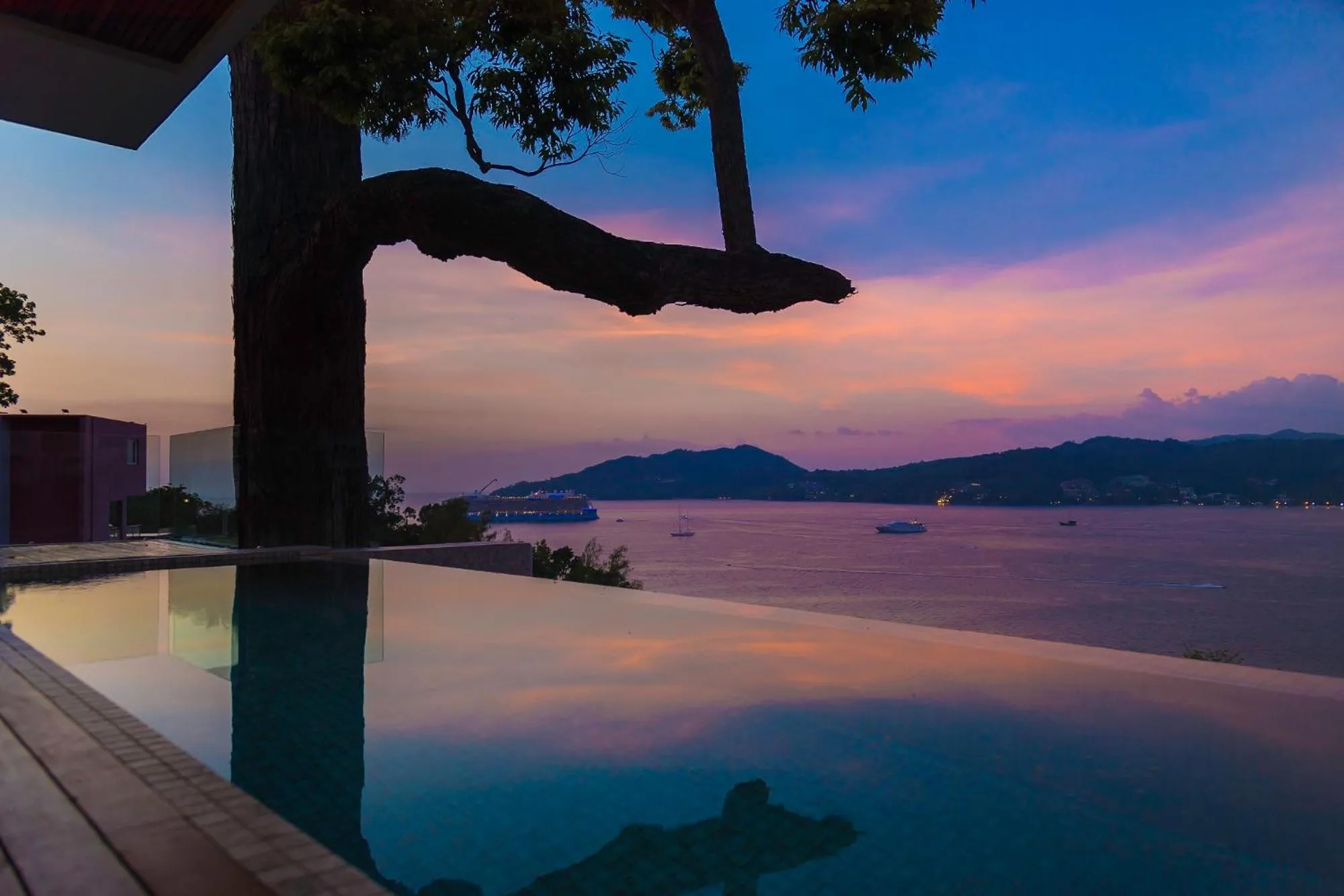 Pool view in Jirana Patong