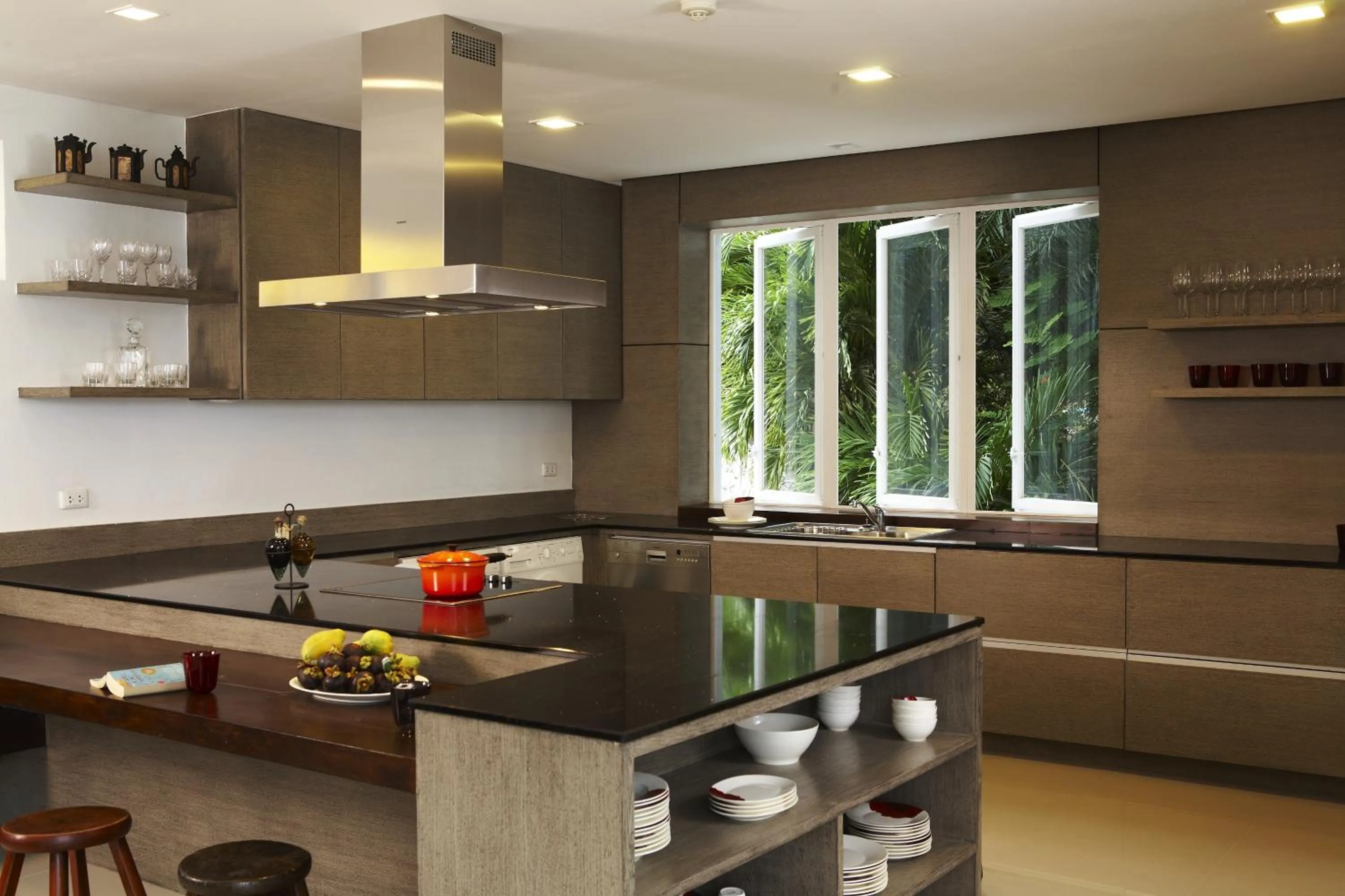 Kitchen or kitchenette in Jirana Patong