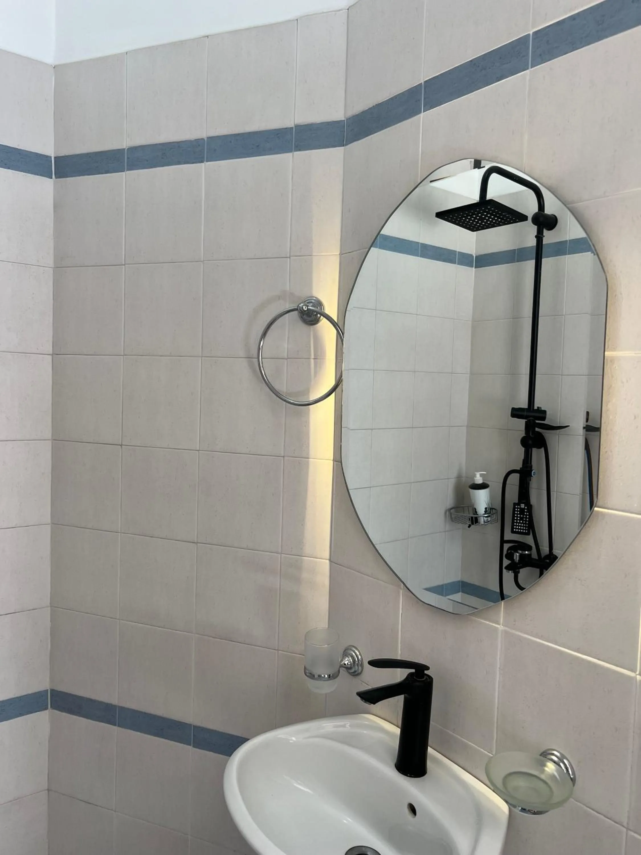 Shower in Hotel Veli