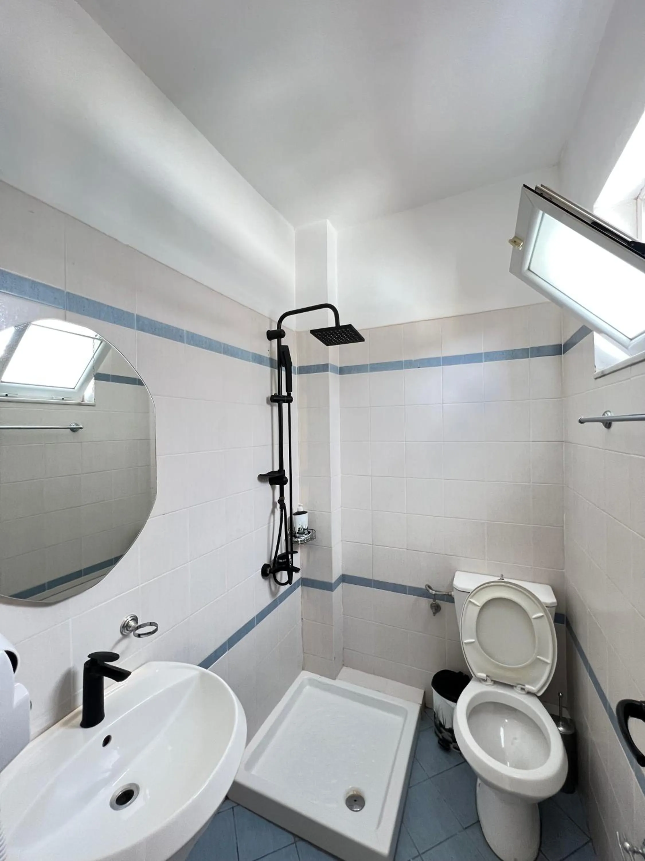 Shower in Hotel Veli