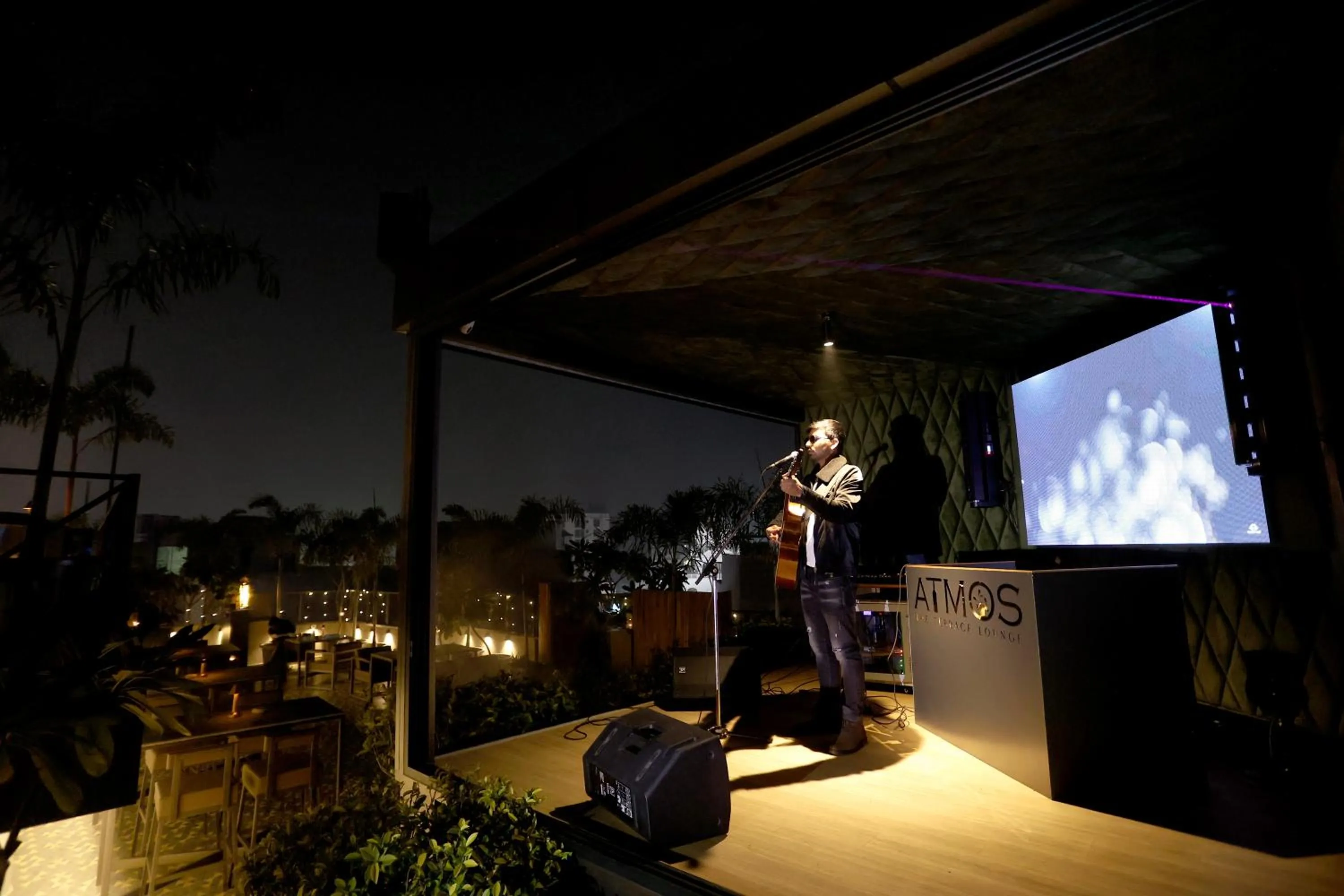 Restaurant/places to eat in Hotel Dodas Palace