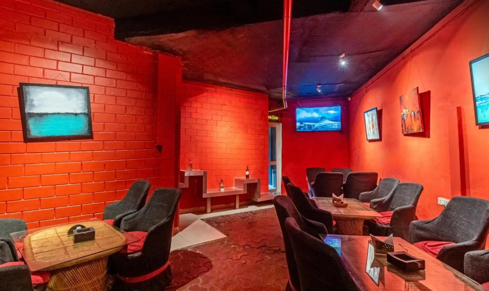 Restaurant/places to eat in Hotel Dodas Palace