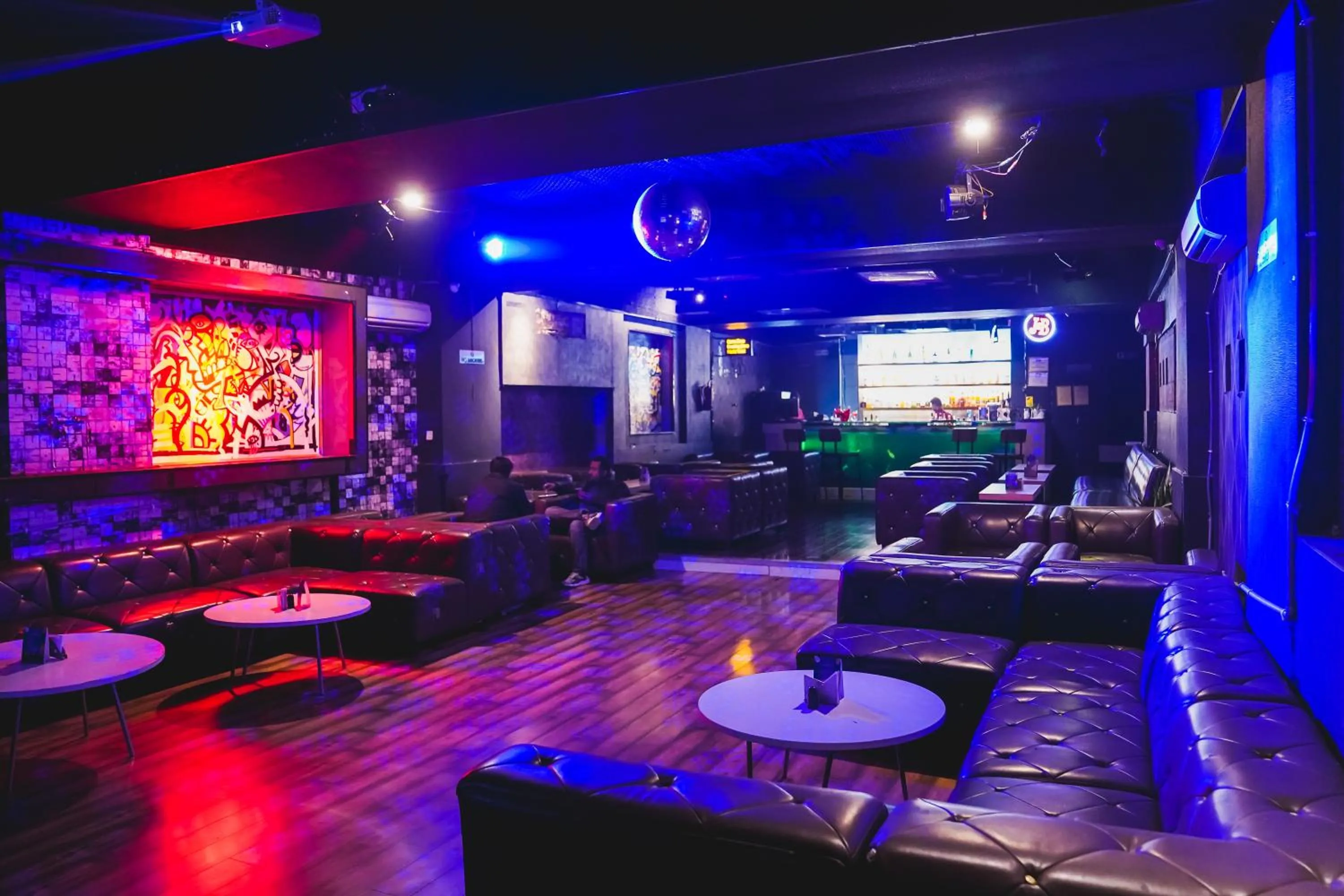 Nightclub / DJ in Hotel Dodas Palace