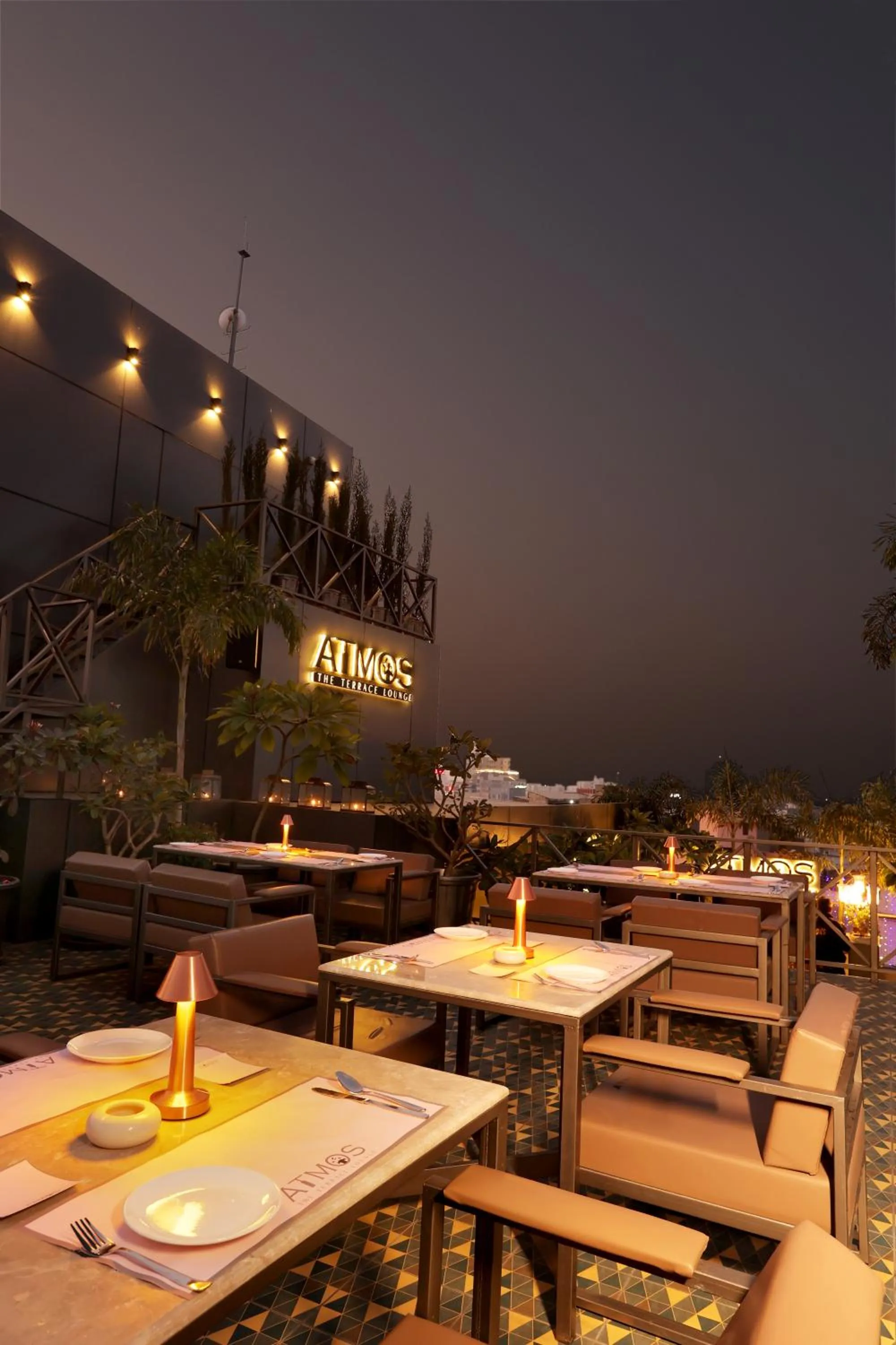 Restaurant/places to eat in Hotel Dodas Palace