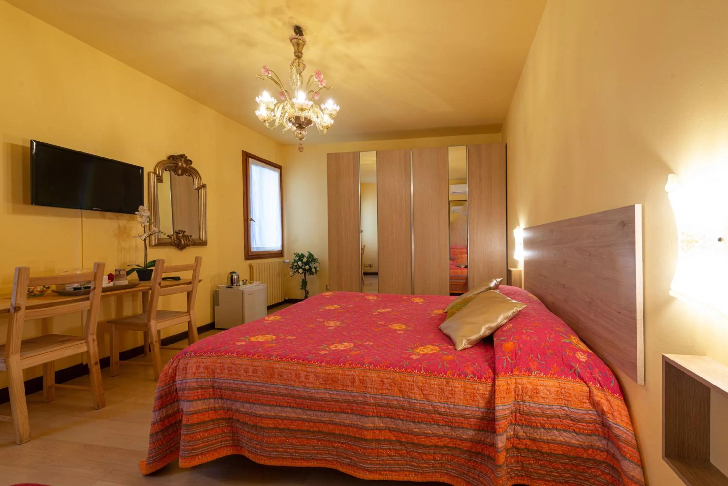 Photo of the whole room, Bed in B&B Da Nina Venice