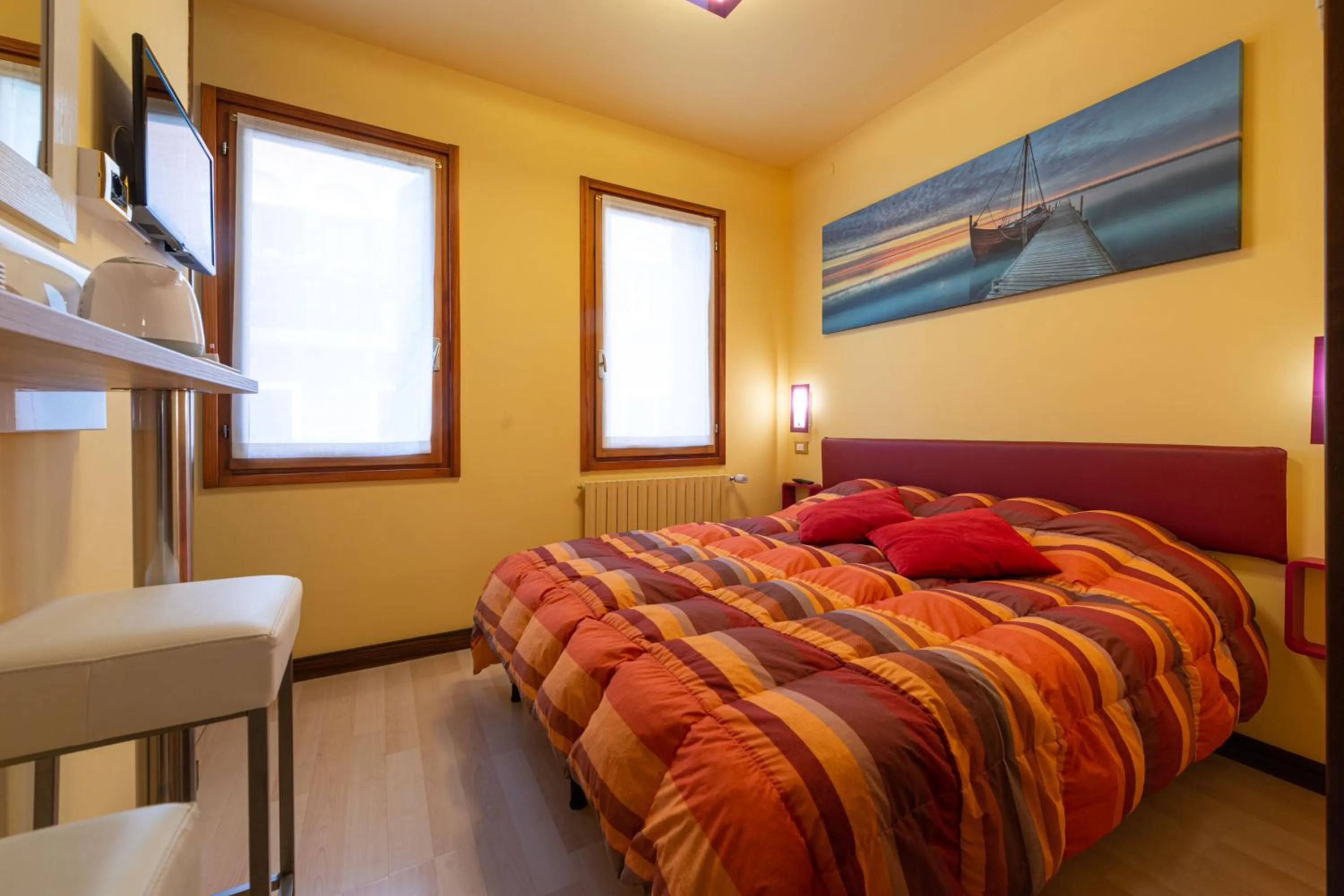 Photo of the whole room, Bed in B&B Da Nina Venice