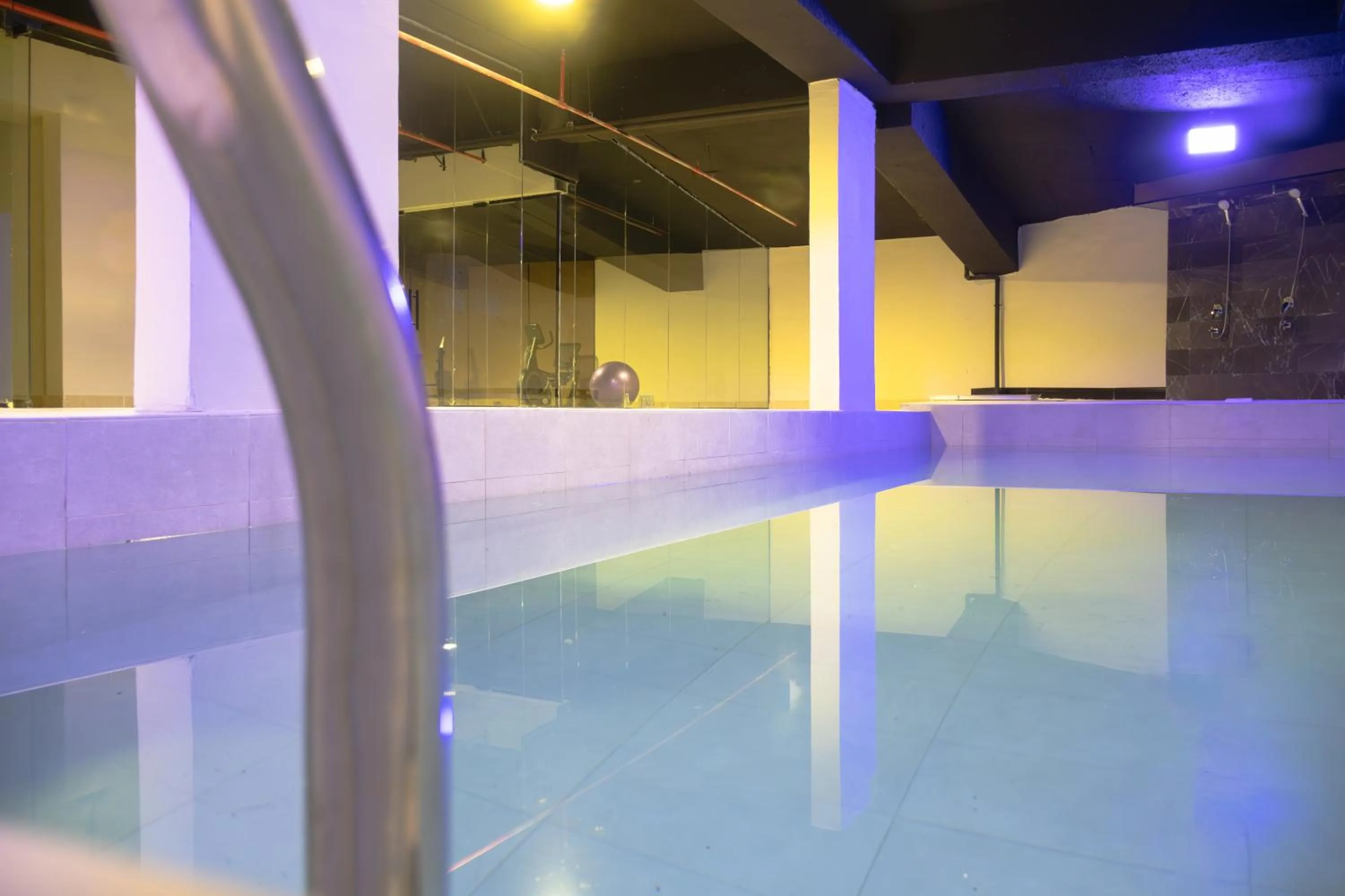 Swimming pool in Daif Inn Serviced Apartments - Jaber