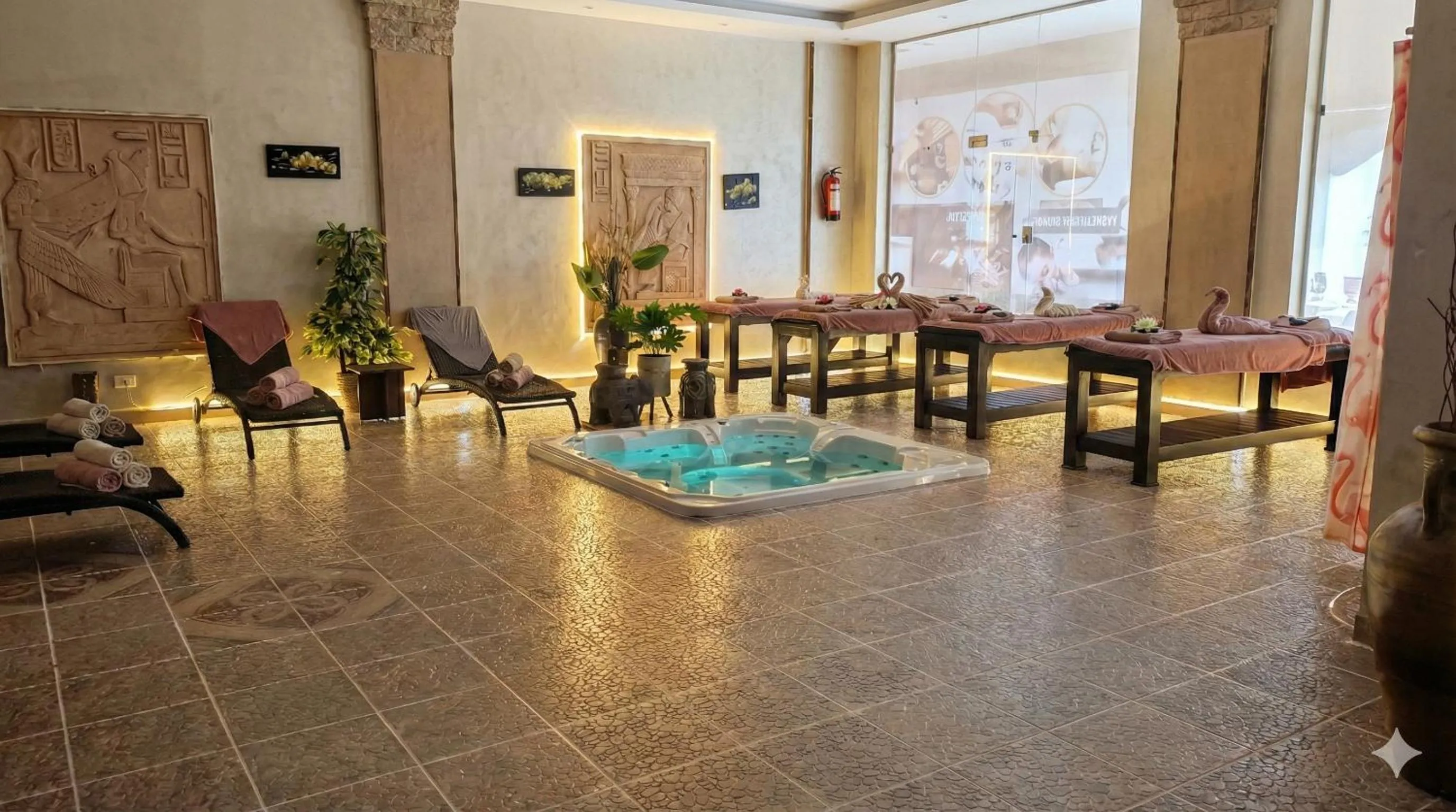 Hot Tub in Romance Regency Club - Ultra All Inclusive