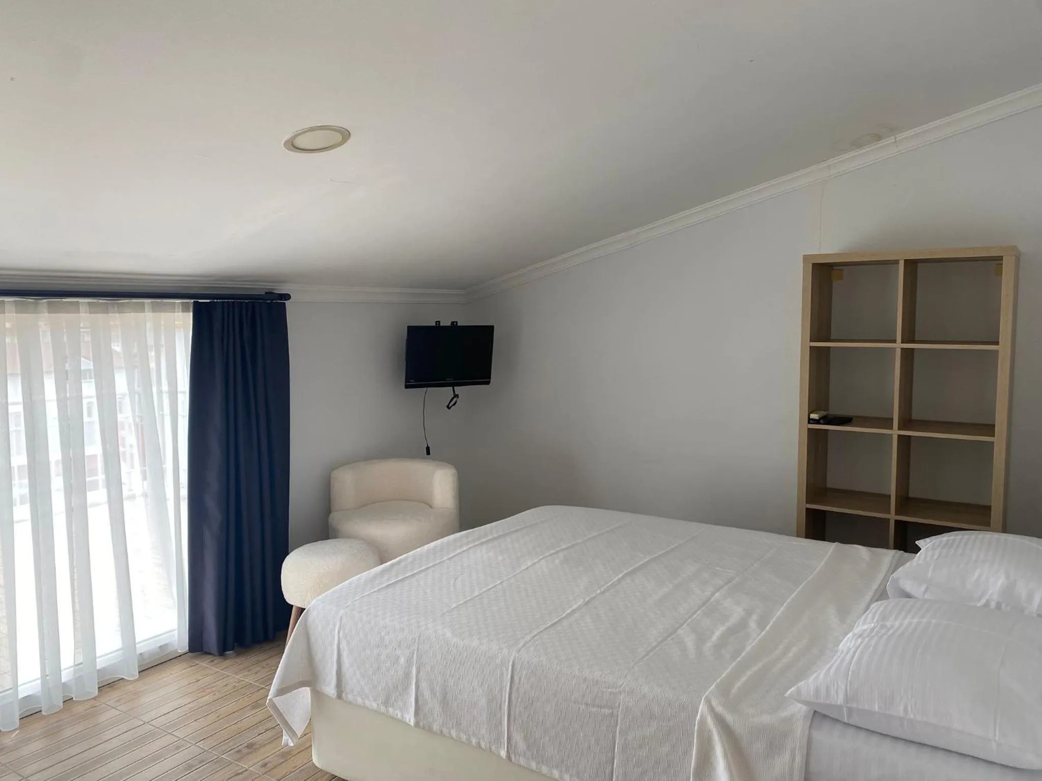 Bed in Bouvardia Inn