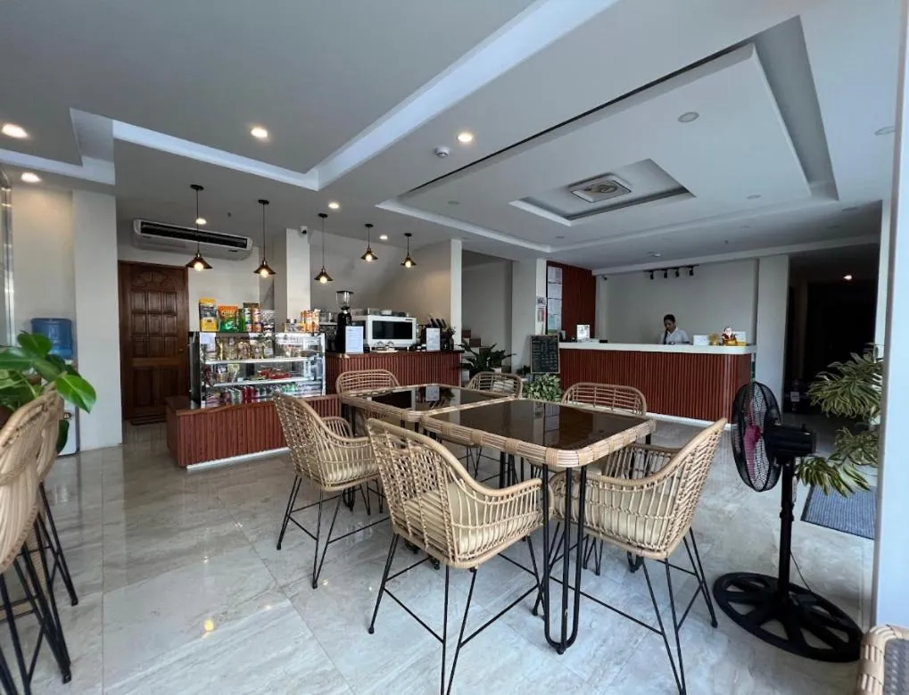 Restaurant/places to eat in Casa Ison Hotel