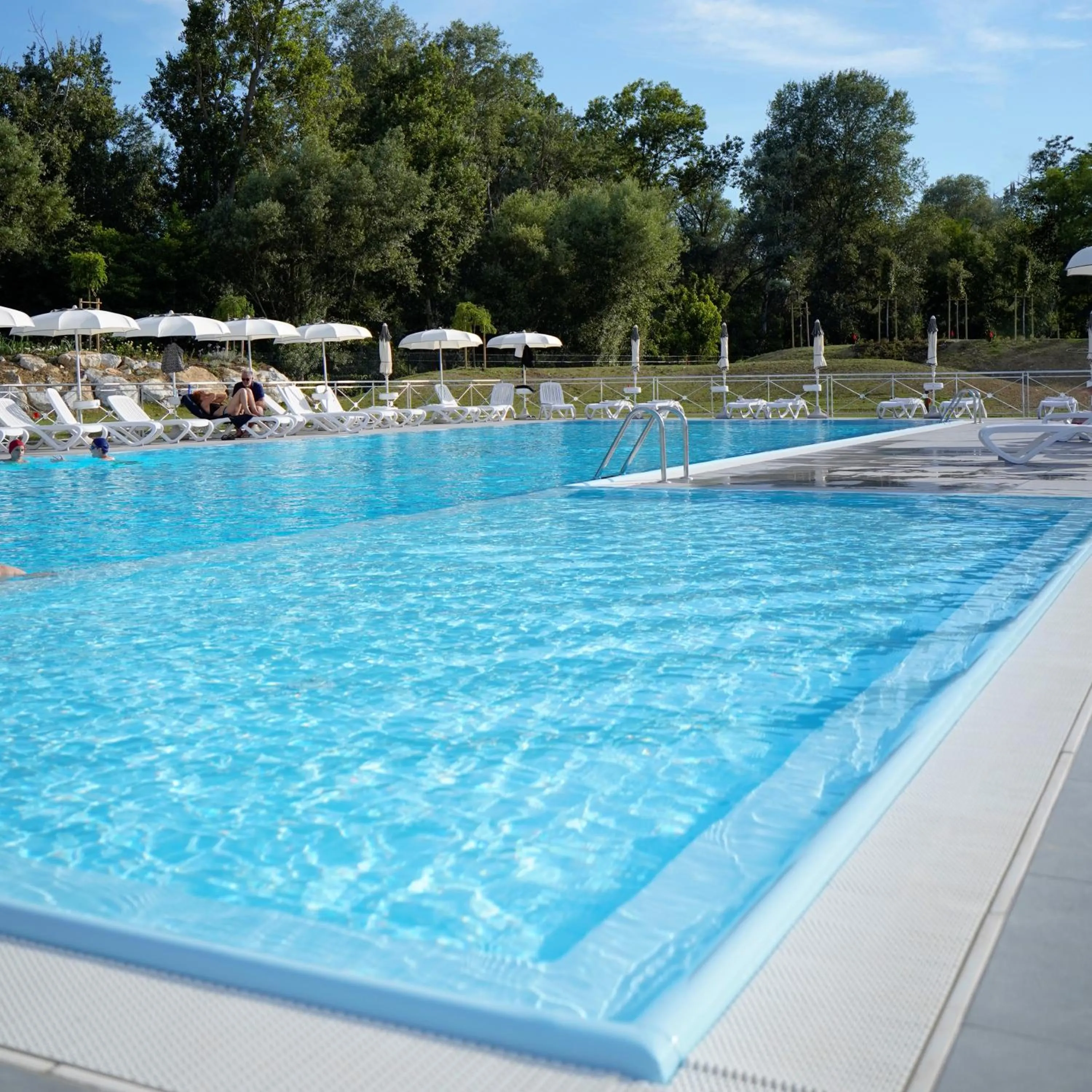 Swimming pool in Moretti Village - B&B
