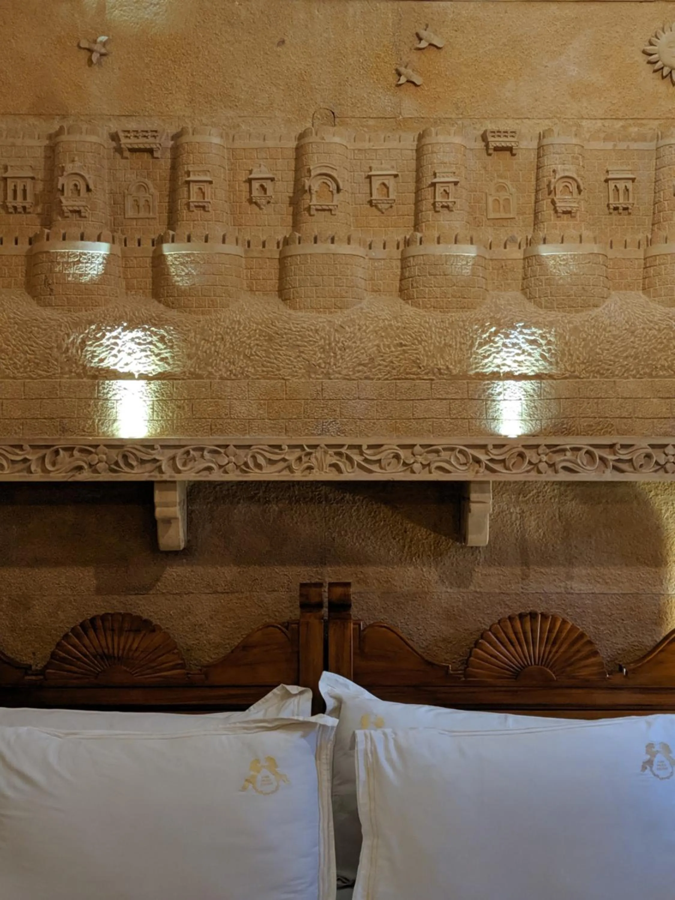 Bed in Pearl Palace Heritage Boutique Hotel