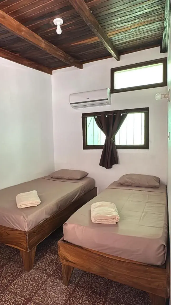 Twin Room - single occupancy in Hotel Marielos Tamarindo Twin Room - single occupancy in Hotel Marielos Tamarindo