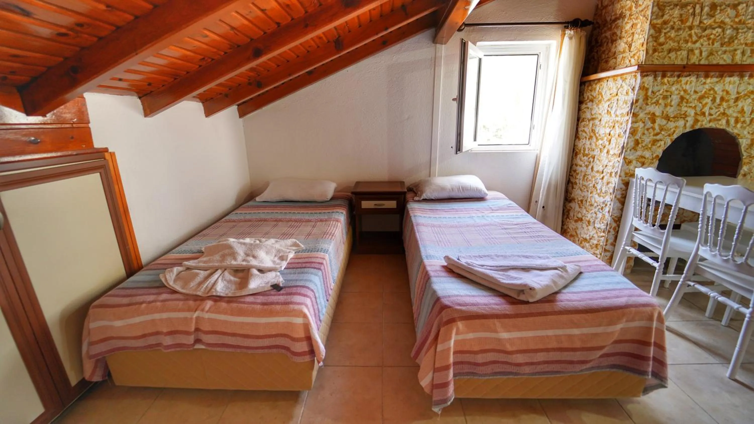 Bedroom, Bed in Yücel Hotel