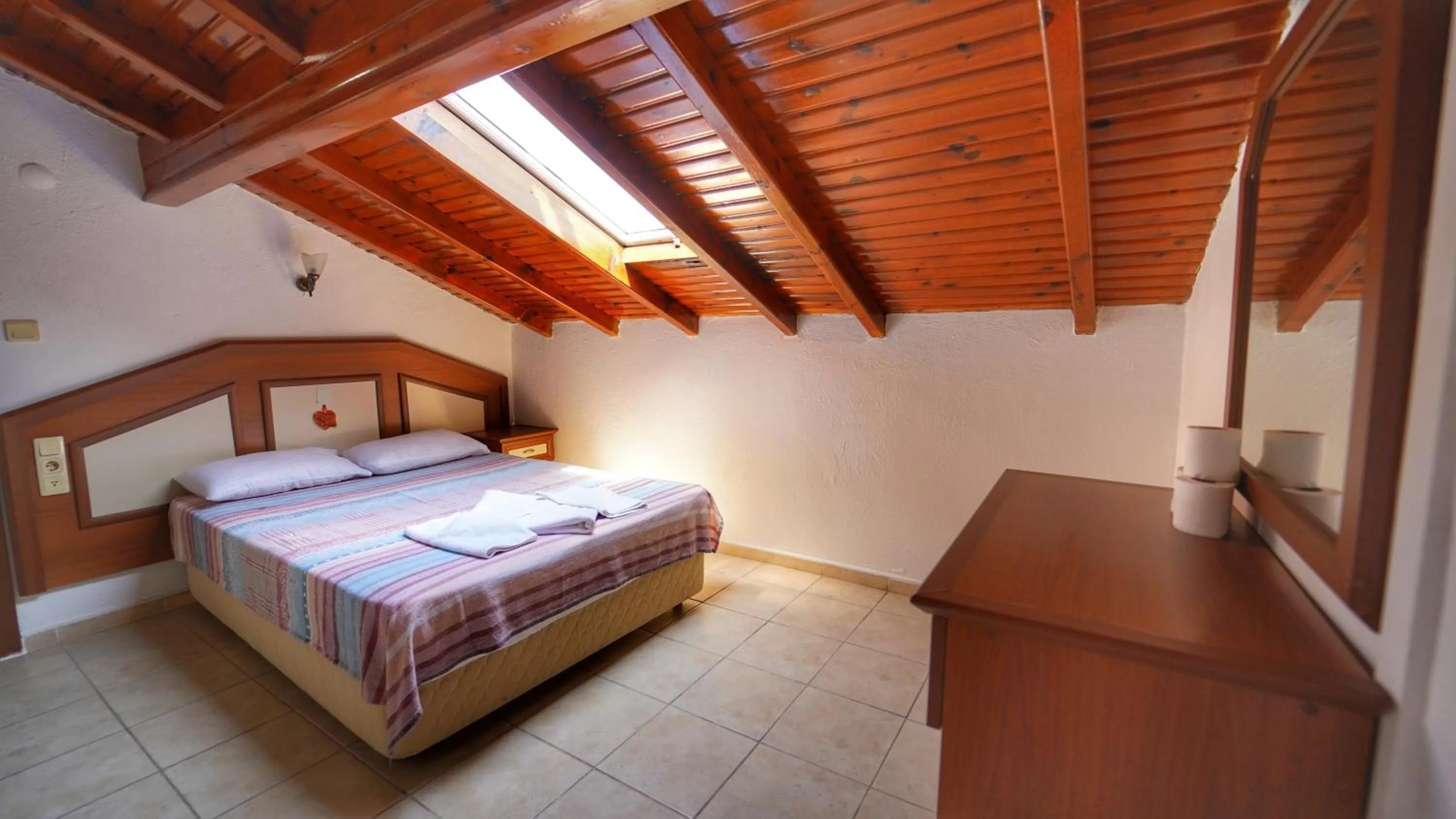 Bedroom, Bed in Yücel Hotel