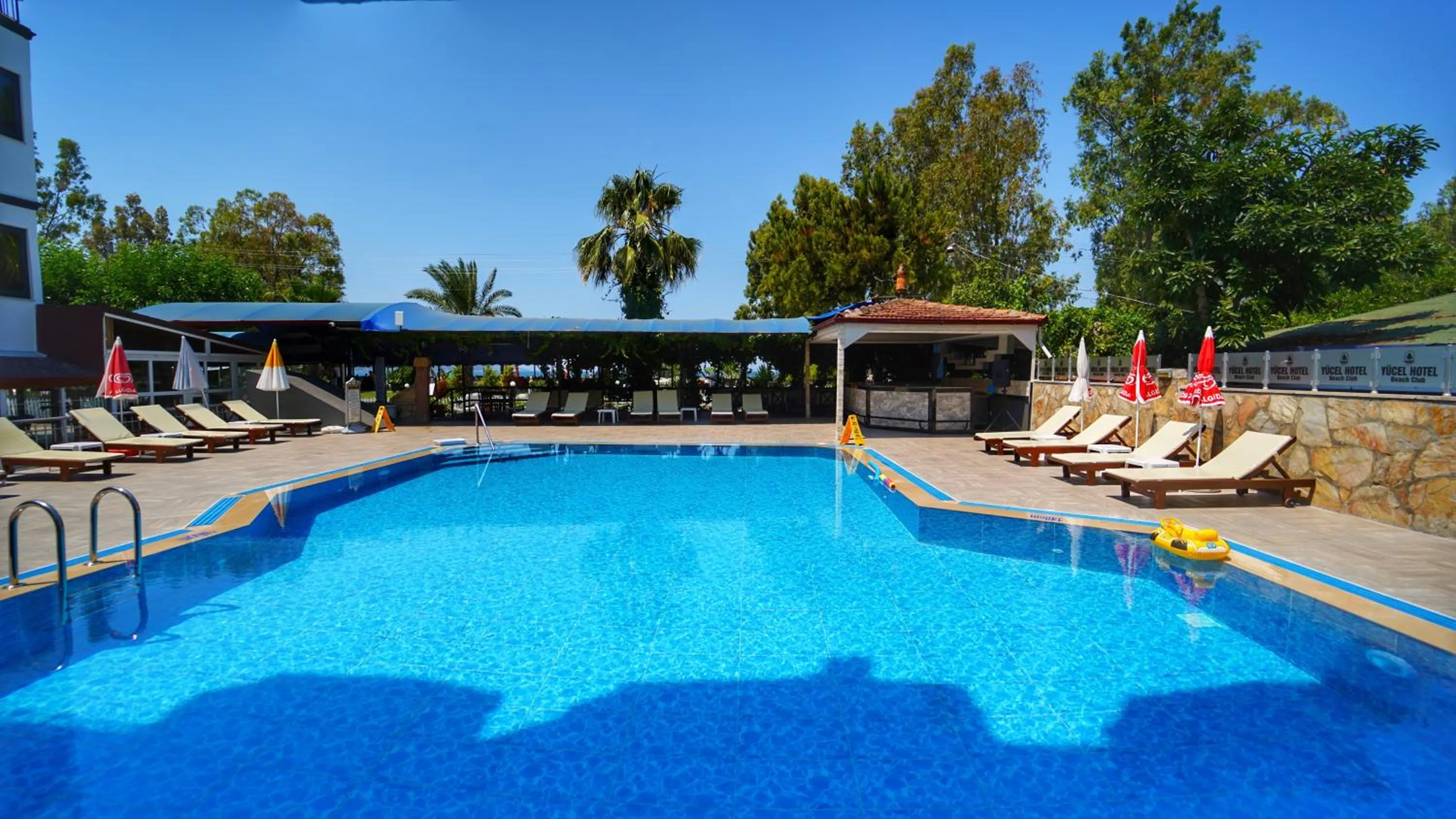 Swimming pool in Yücel Hotel