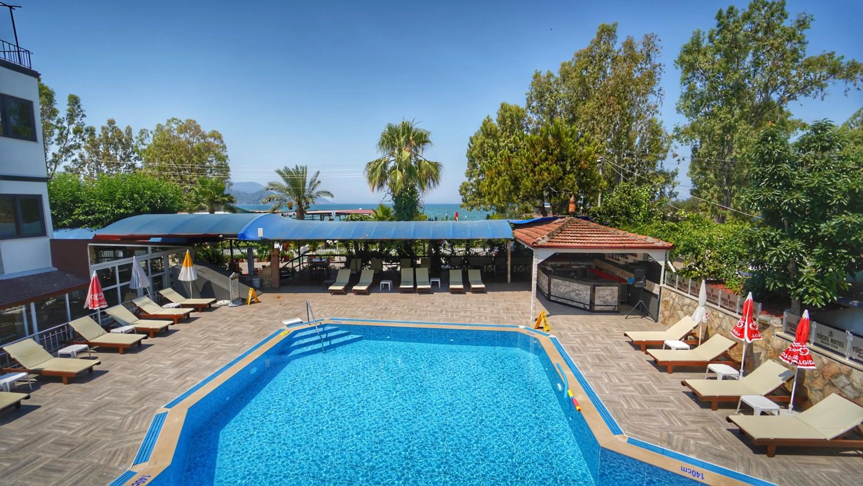 Swimming pool in Yücel Hotel