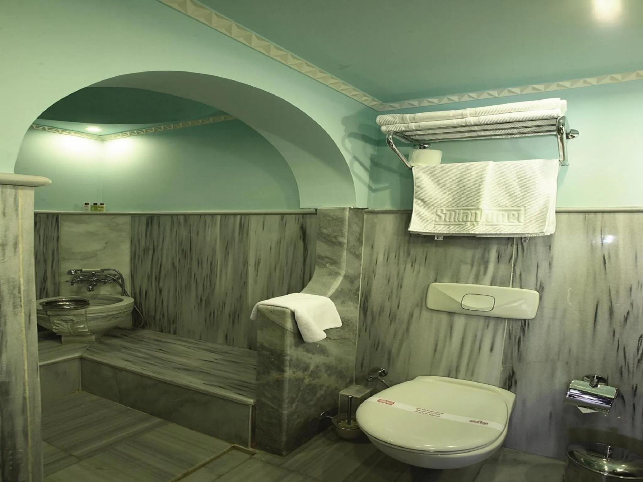 Shower in Sultanahmet Palace Hotel