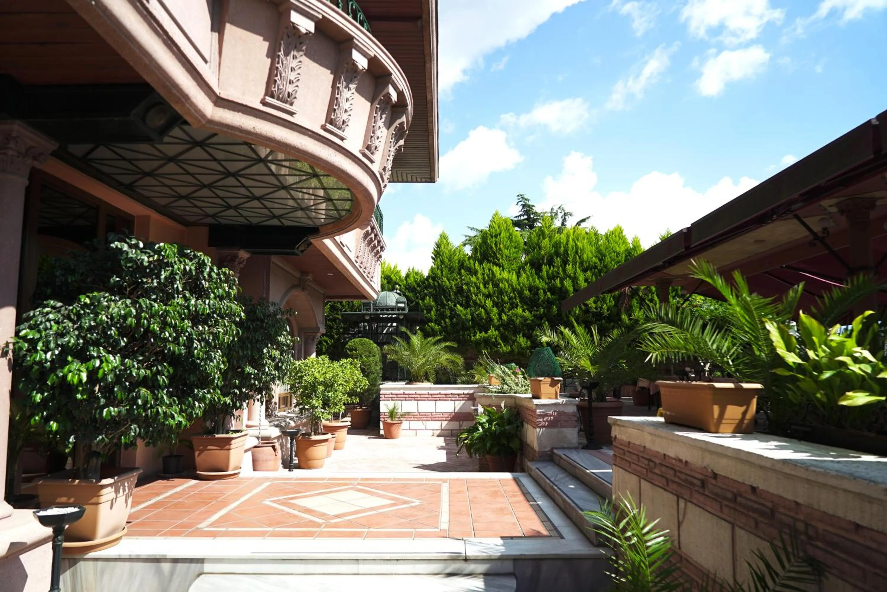 Garden in Sultanahmet Palace Hotel