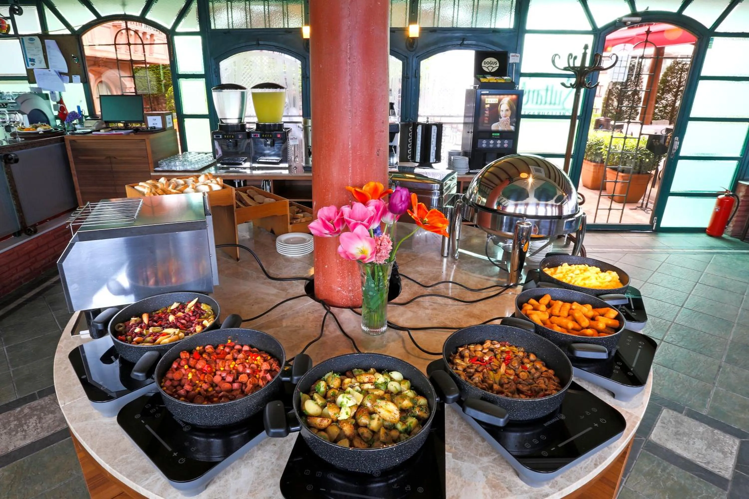 Restaurant/places to eat in Sultanahmet Palace Hotel