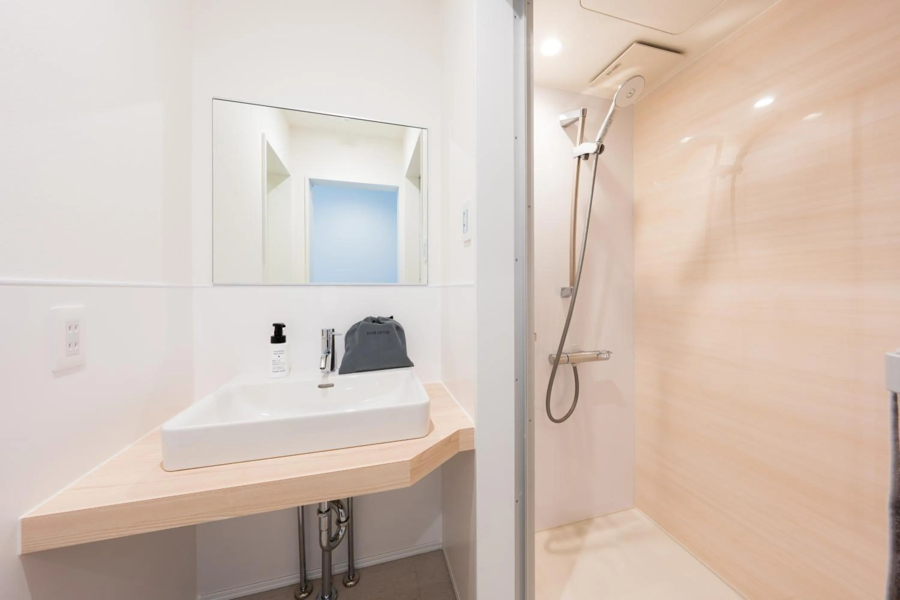 Shower in Hotel Meguri