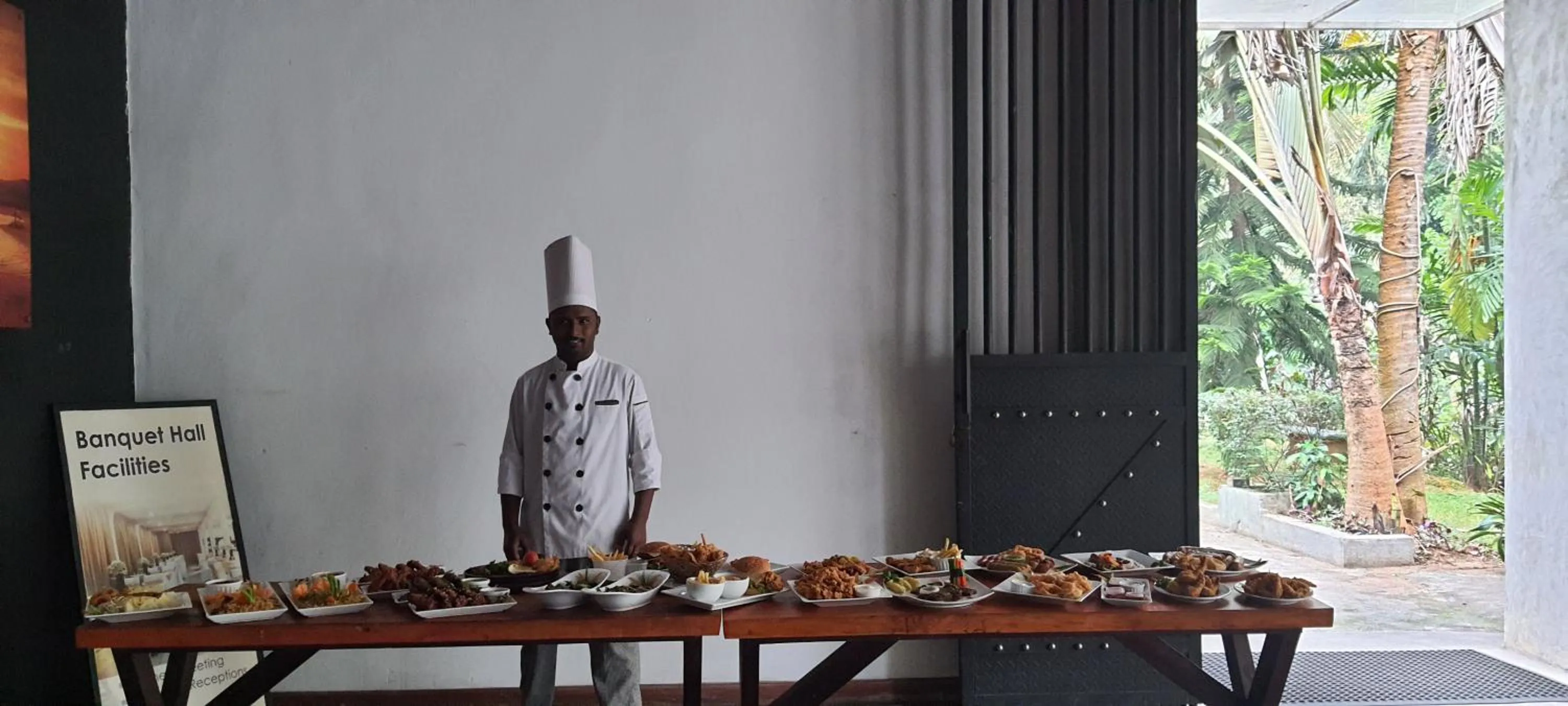 Food in Paradise Inn