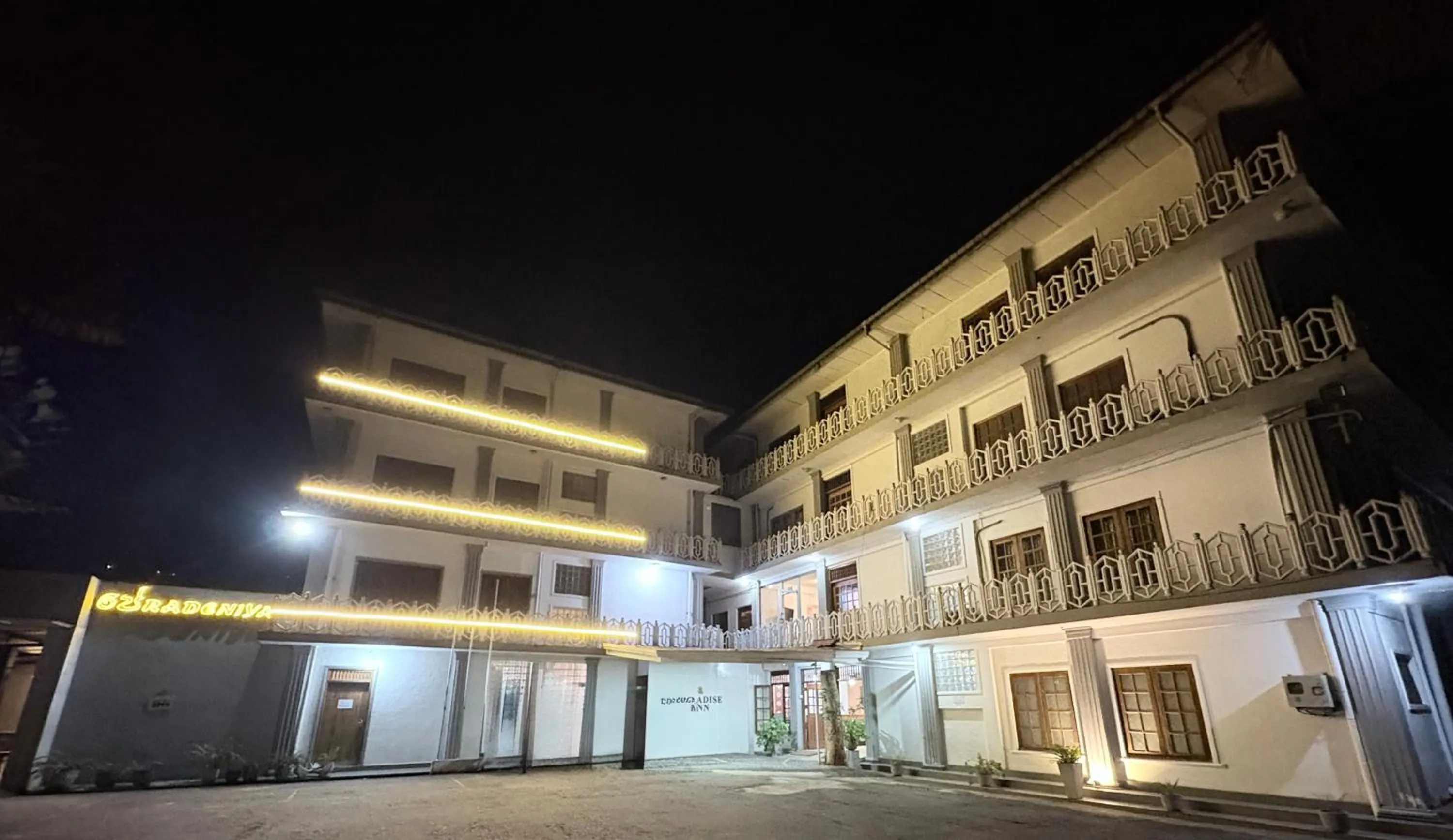 Night in Paradise Inn