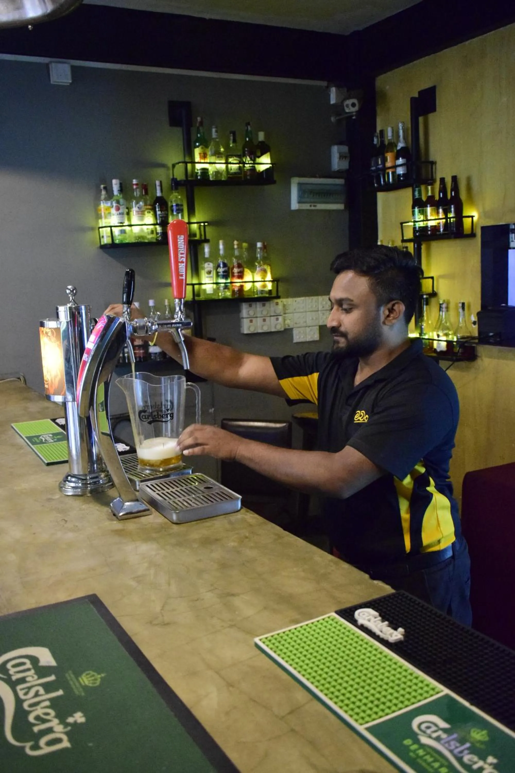 Food and drinks in Paradise Inn