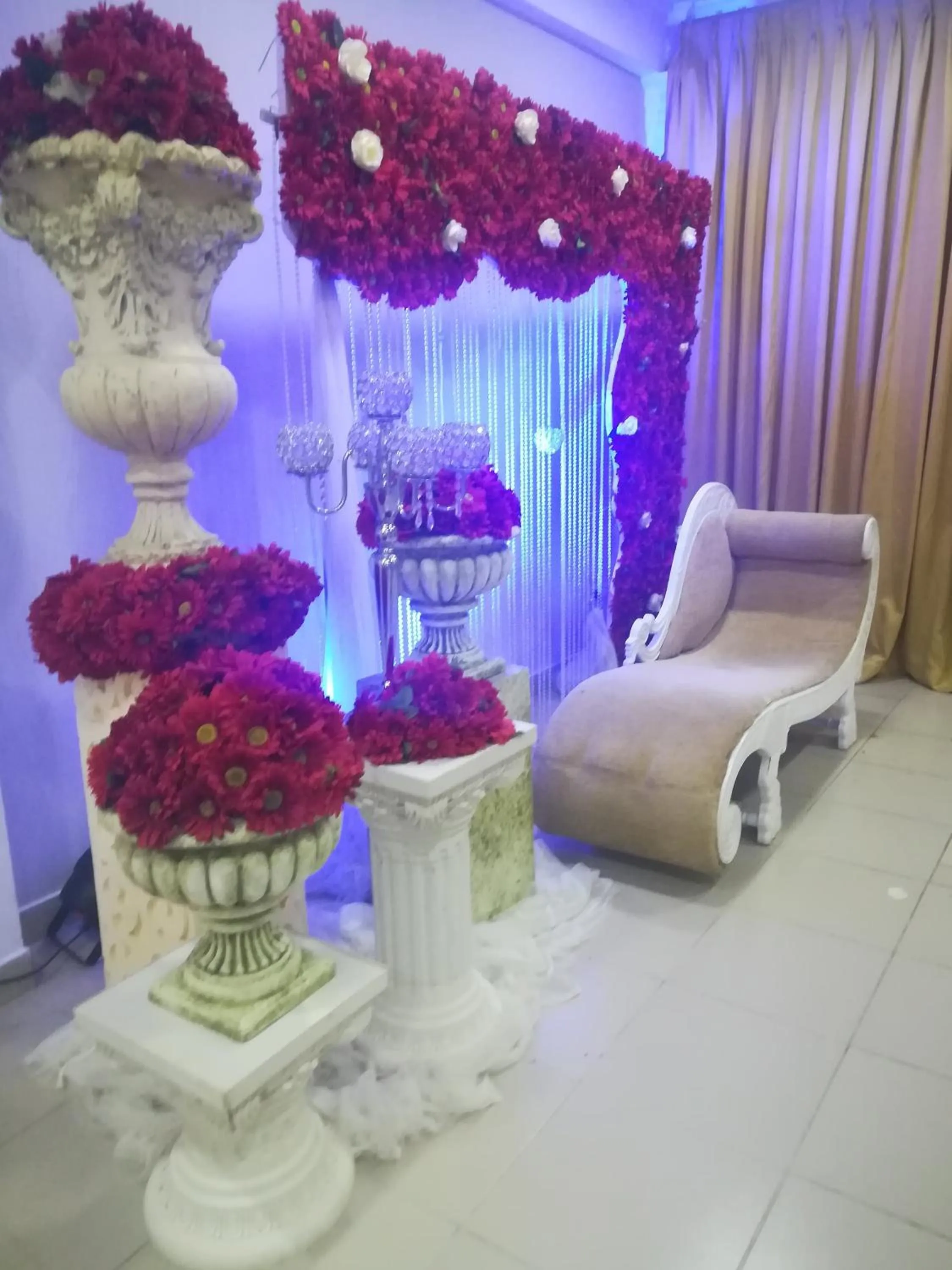 Restaurant/places to eat in Paradise Inn