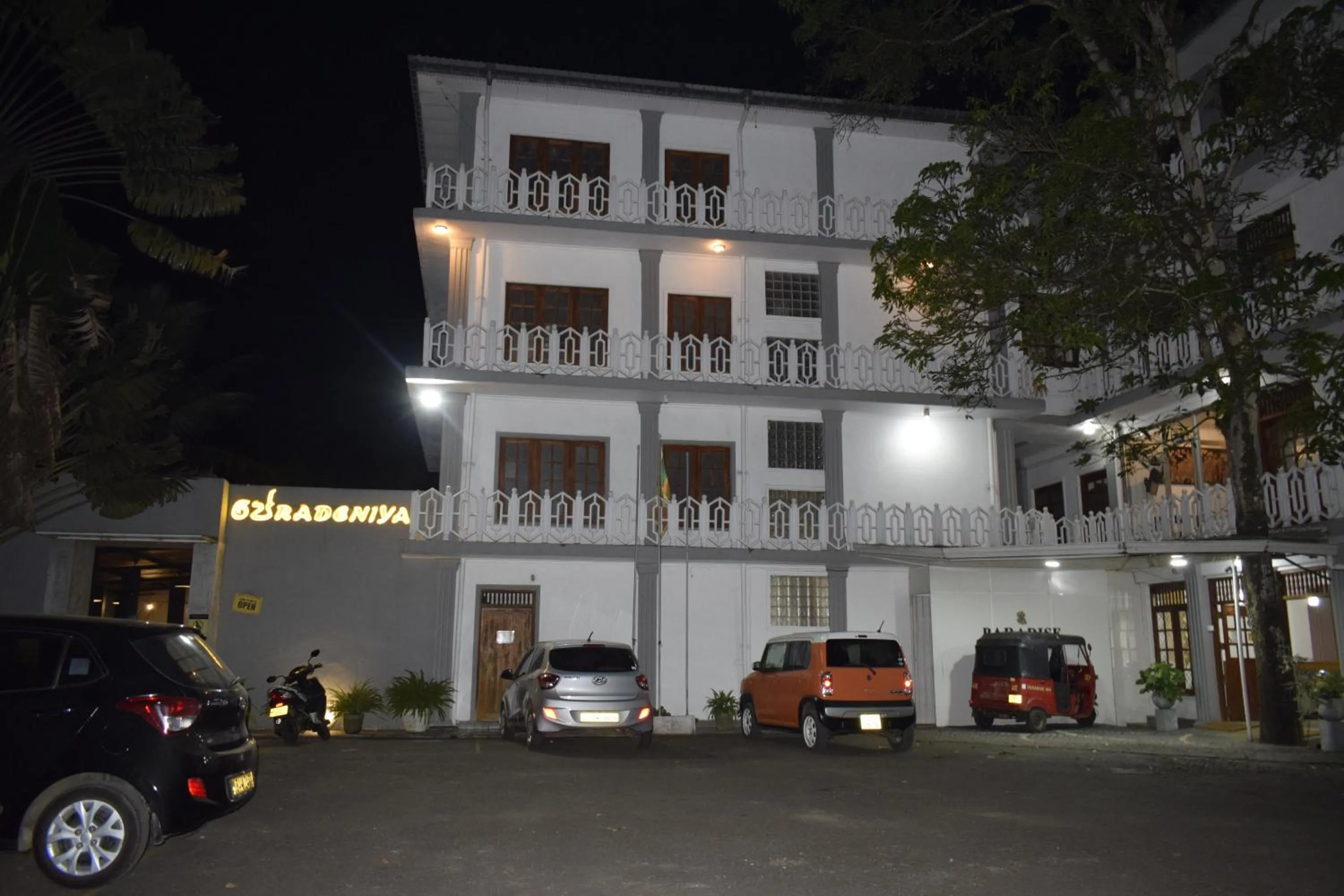 Property building in Paradise Inn